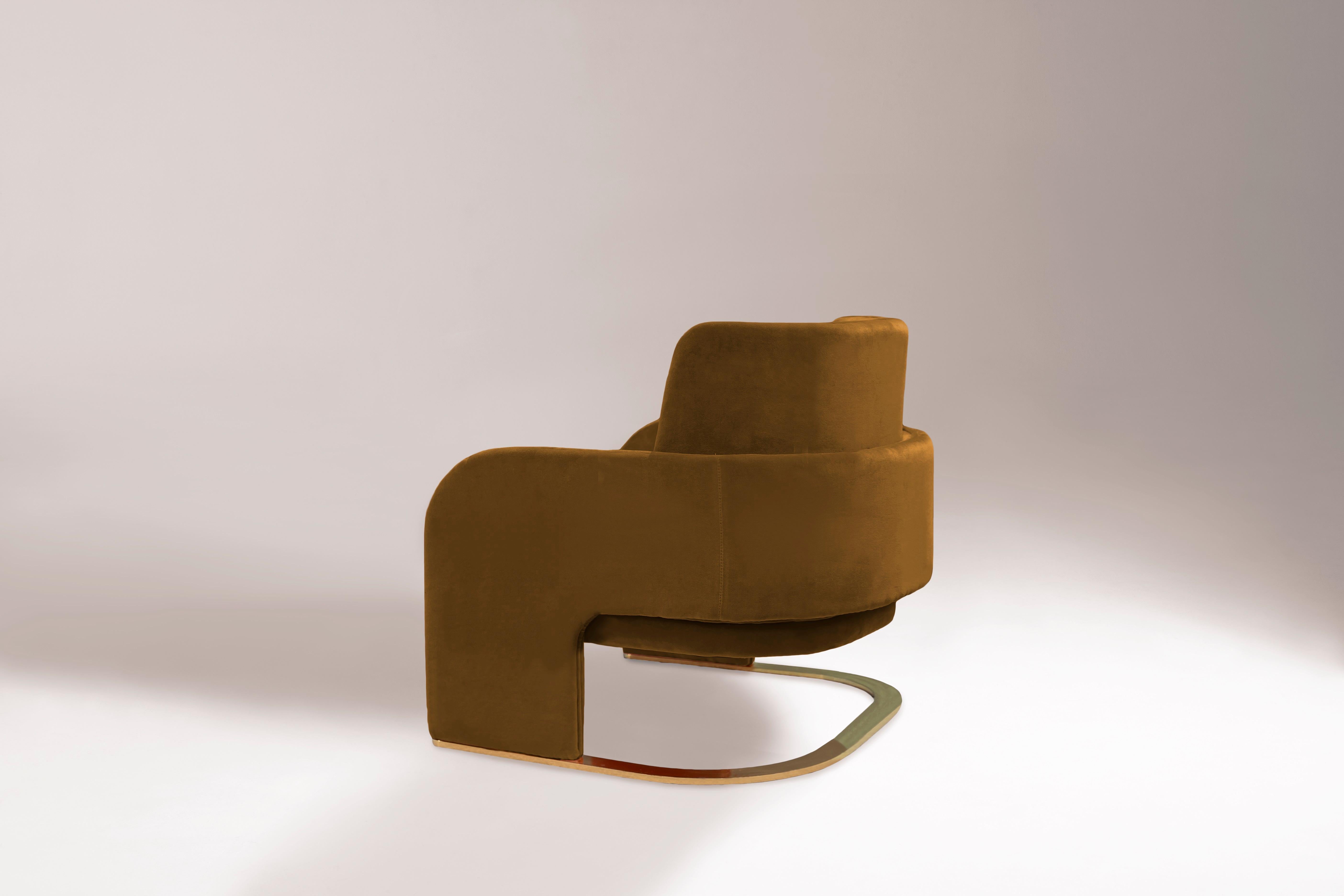 Mid-Century Modern DOOQ Armchair in Soft Havane Velvet and Polished Brass Odisseia For Sale