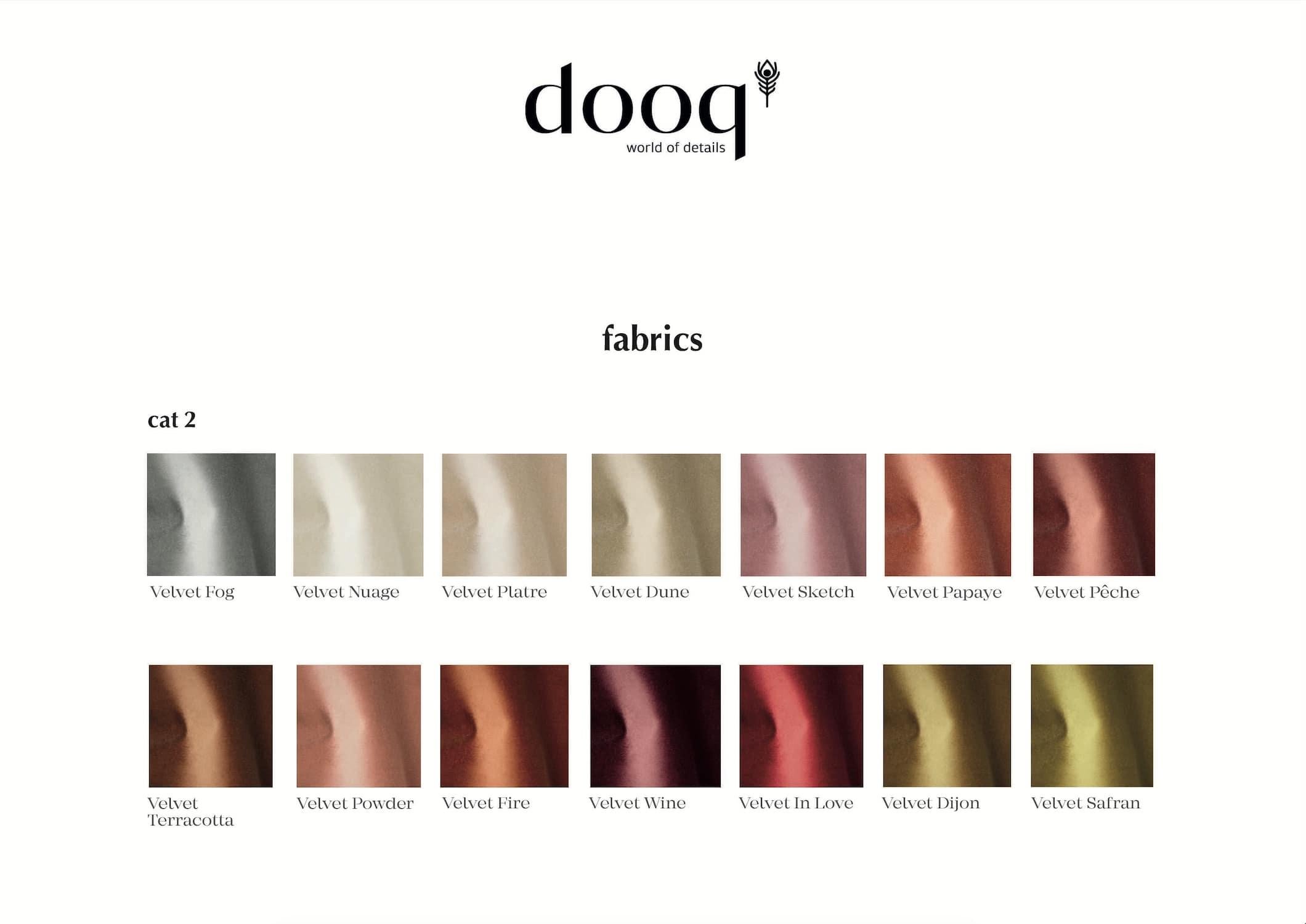 Silla de bar DOOQ de terciopelo suave Havane y reposapiés de latón Odisseia Portugués en venta