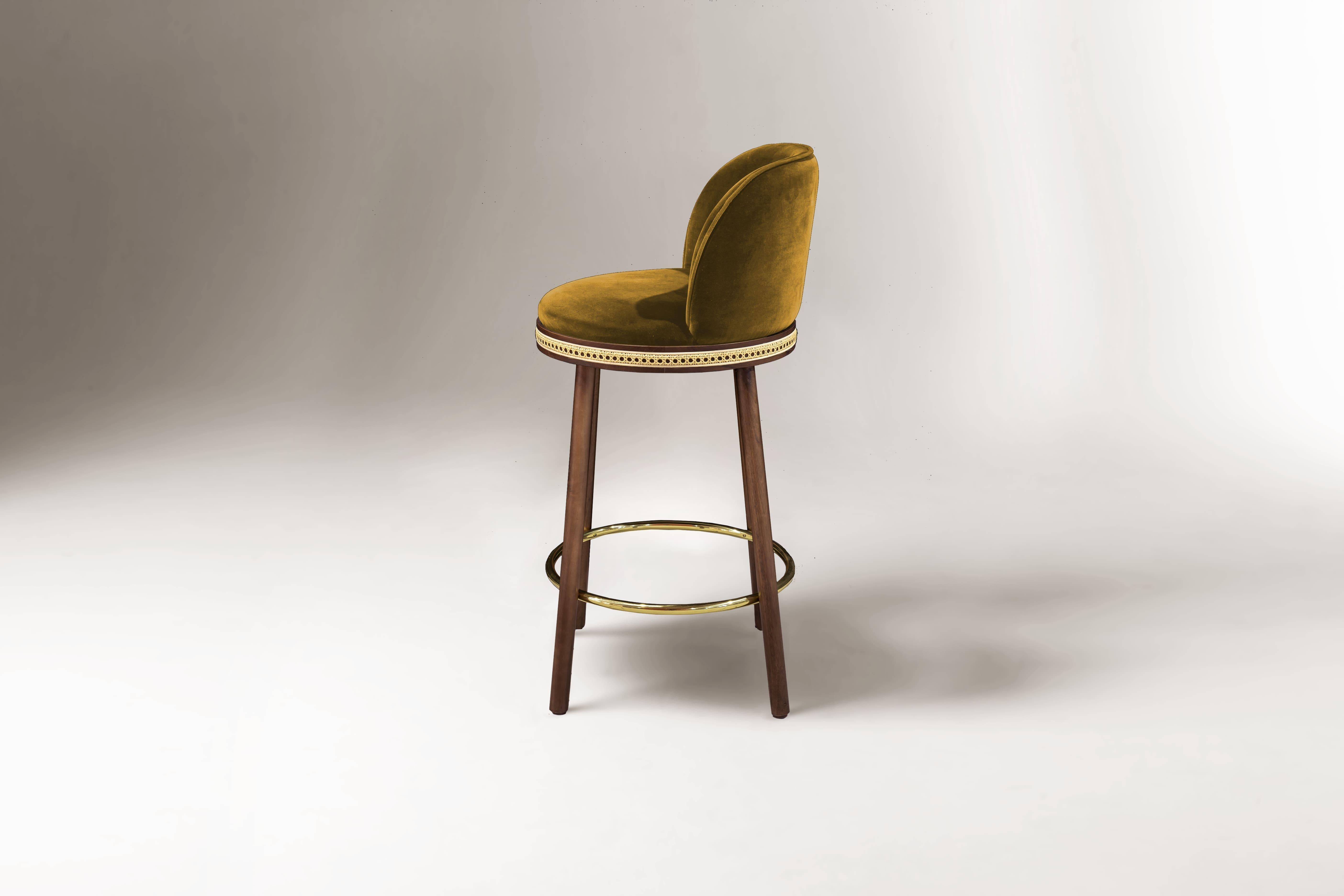DOOQ Chaise de bar The Modernity Alma en rouge, noyer et laiton en vente 2