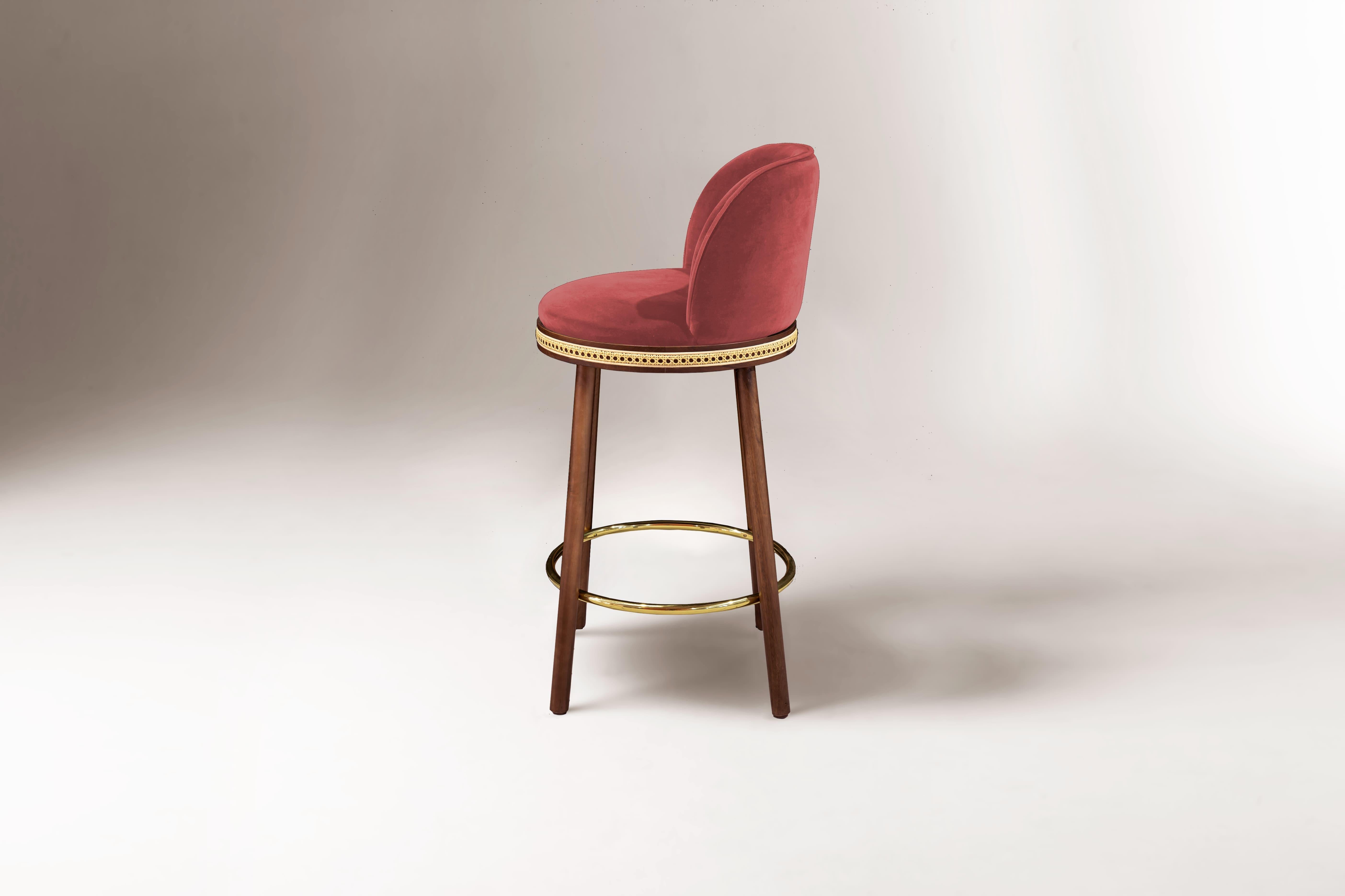DOOQ Mid-Century Modern Bar Chair Alma with Green Velvet, Walnut and Brass

In a piece that combines classic and modern aesthetics we can find a certain harmonic gracefulness paired with an intimate voluptuousness that can embrace you and