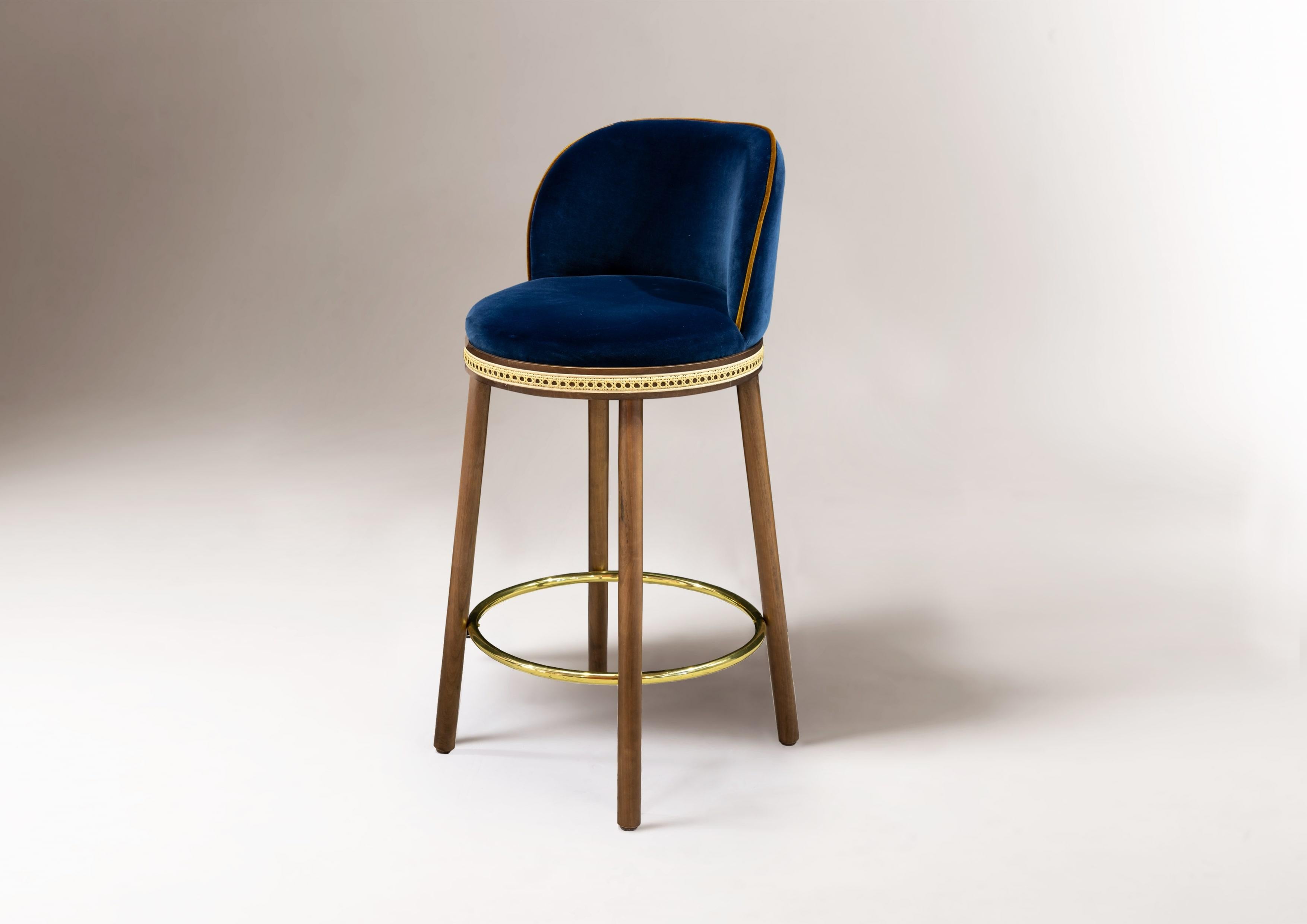 XXIe siècle et contemporain DOOQ Chaise de bar The Modernity Alma en rouge, noyer et laiton en vente