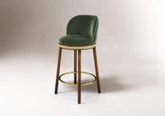 DOOQ Chaise de comptoir moderne du milieu du siècle Alma avec velours vert, noyer et laiton