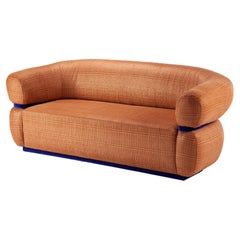 DOOQ Modernes Malibu-Sofa aus der Mitte des Jahrhunderts mit gewebter Kupfer-orangefarbener Struktur, Breite 240 cm