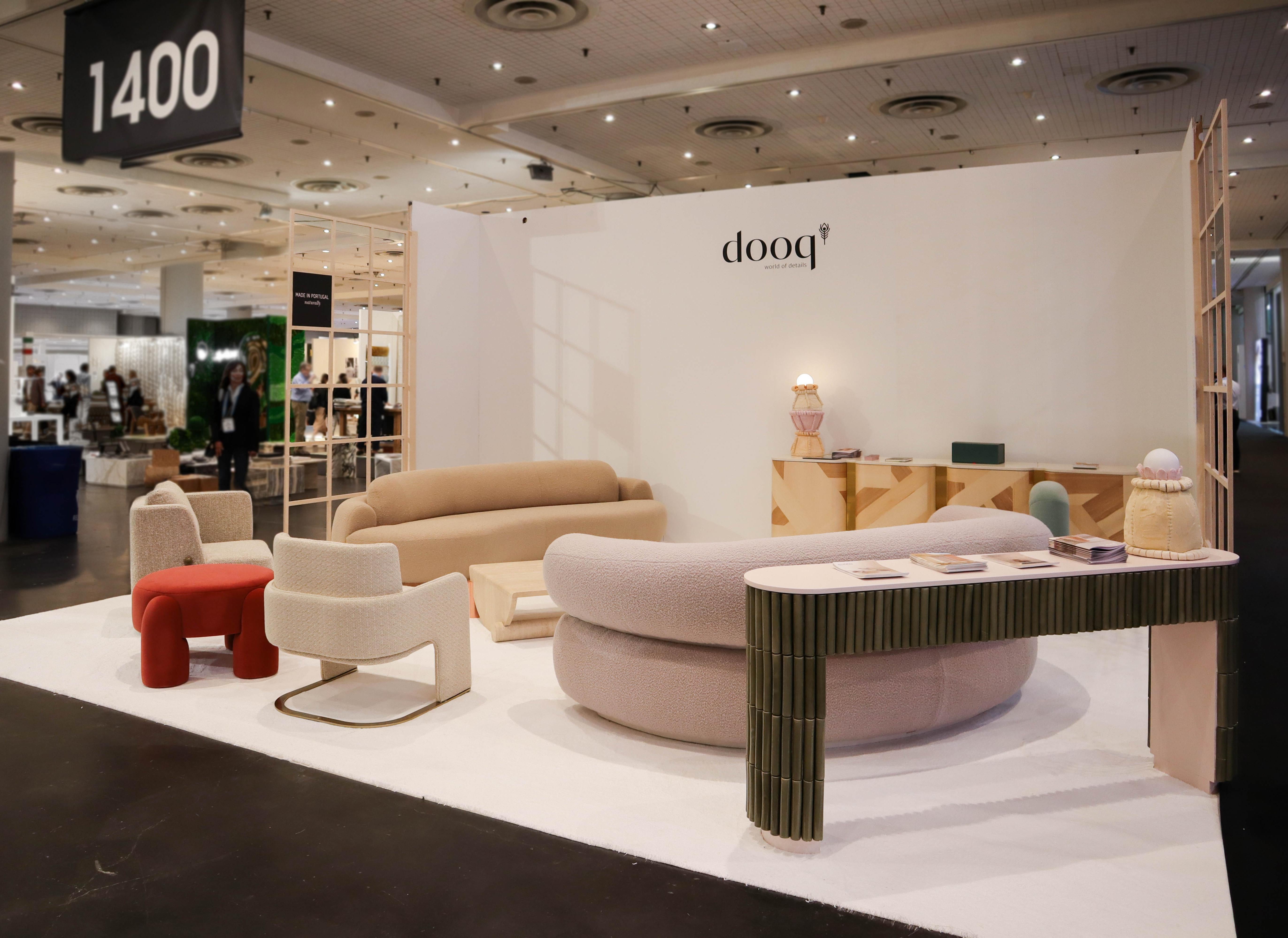 DOOQ Mid-Century Modern Off-White Bouclé Malibu Rundes Sofa, Grüner Samt, w=200 im Angebot 4