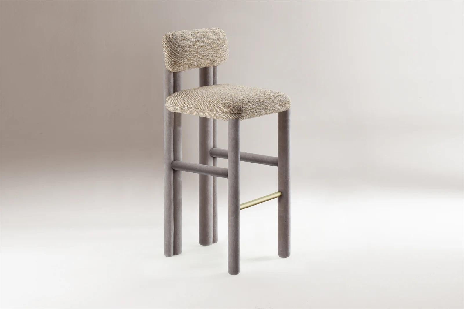 DOOQ New Modern Bar Stuhl Camelia in Beige und Grau Stoff voll gepolstert

Die Produktgrößen können bis zu 2cm variieren!

Wir präsentieren Camelia, einen Stuhl, der die Essenz der Romantik verkörpert und ihre Ideale von Leidenschaft und Eleganz
