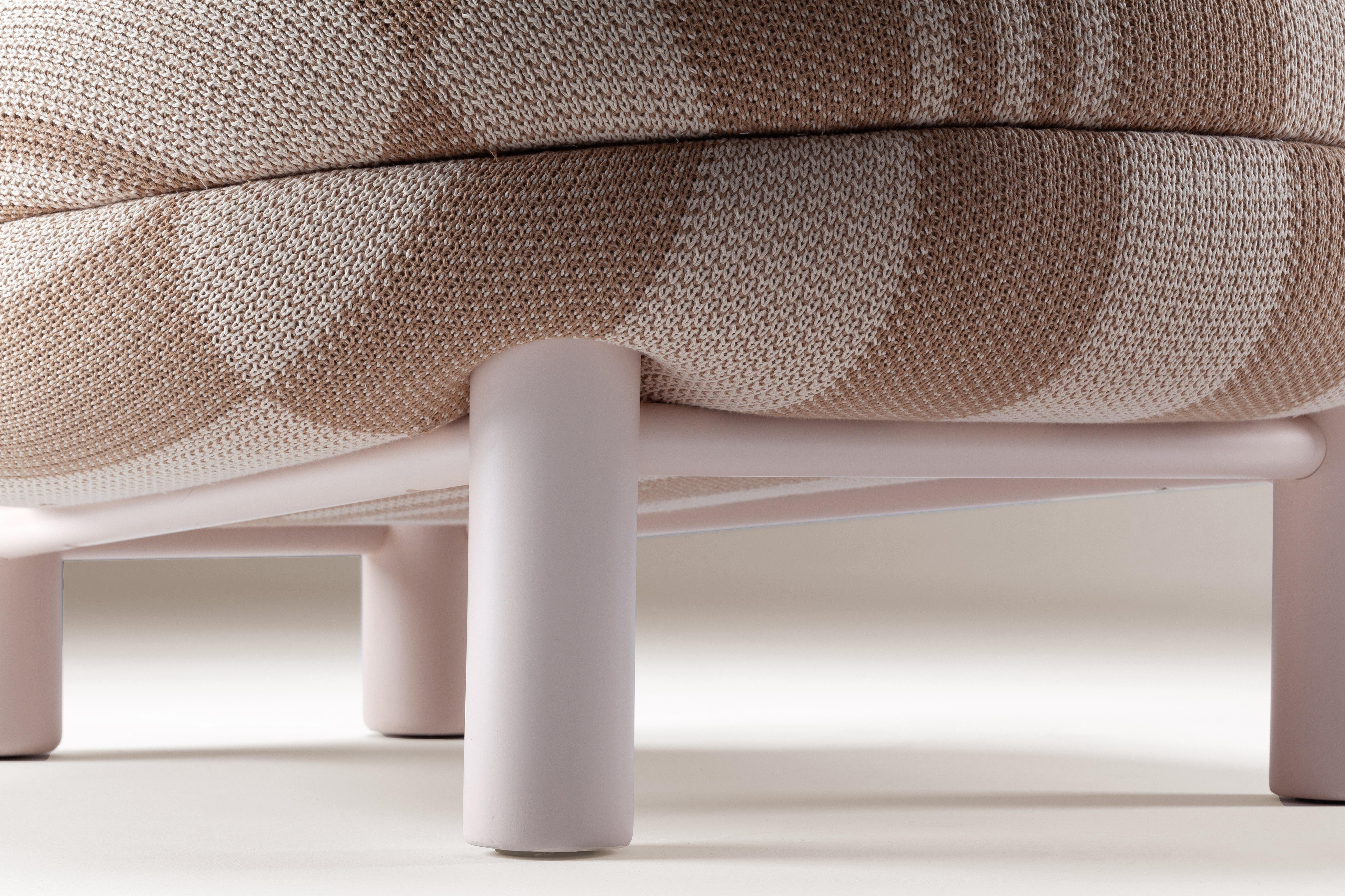 DOOQ ! Nouveau ! Fauteuil de salle à manger moderne Aimi en bois laqué beige et crème Neuf - En vente à Lisbon, PT
