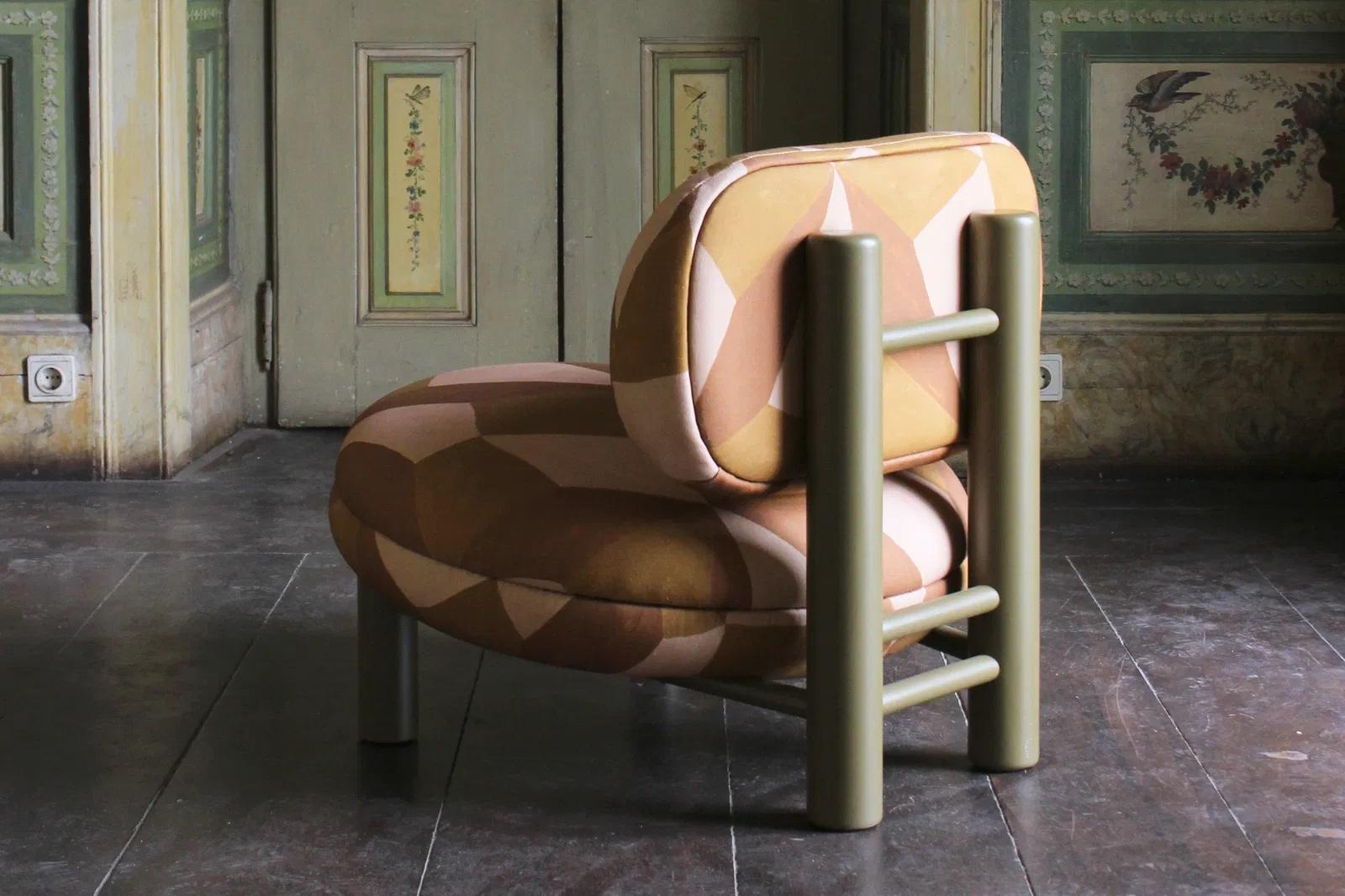 Contemporary DOOQ! New! Modern Dining Armchair Aimi in lacquered wood, Macchiato fabric For Sale
