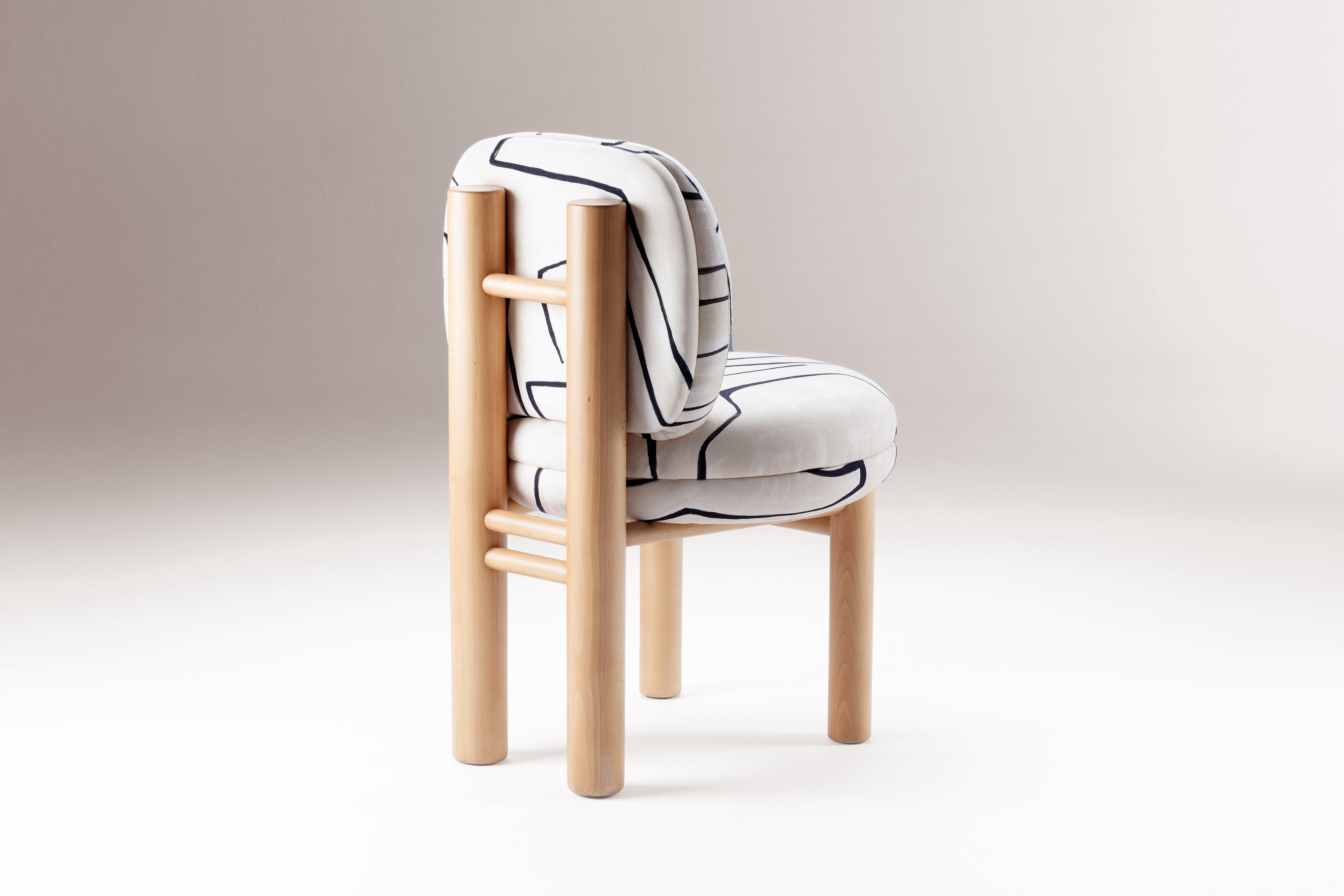 Portugais DOOQ ! Nouveau ! Chaise de salle à manger moderne Aimi avec tissu graffiti en vente