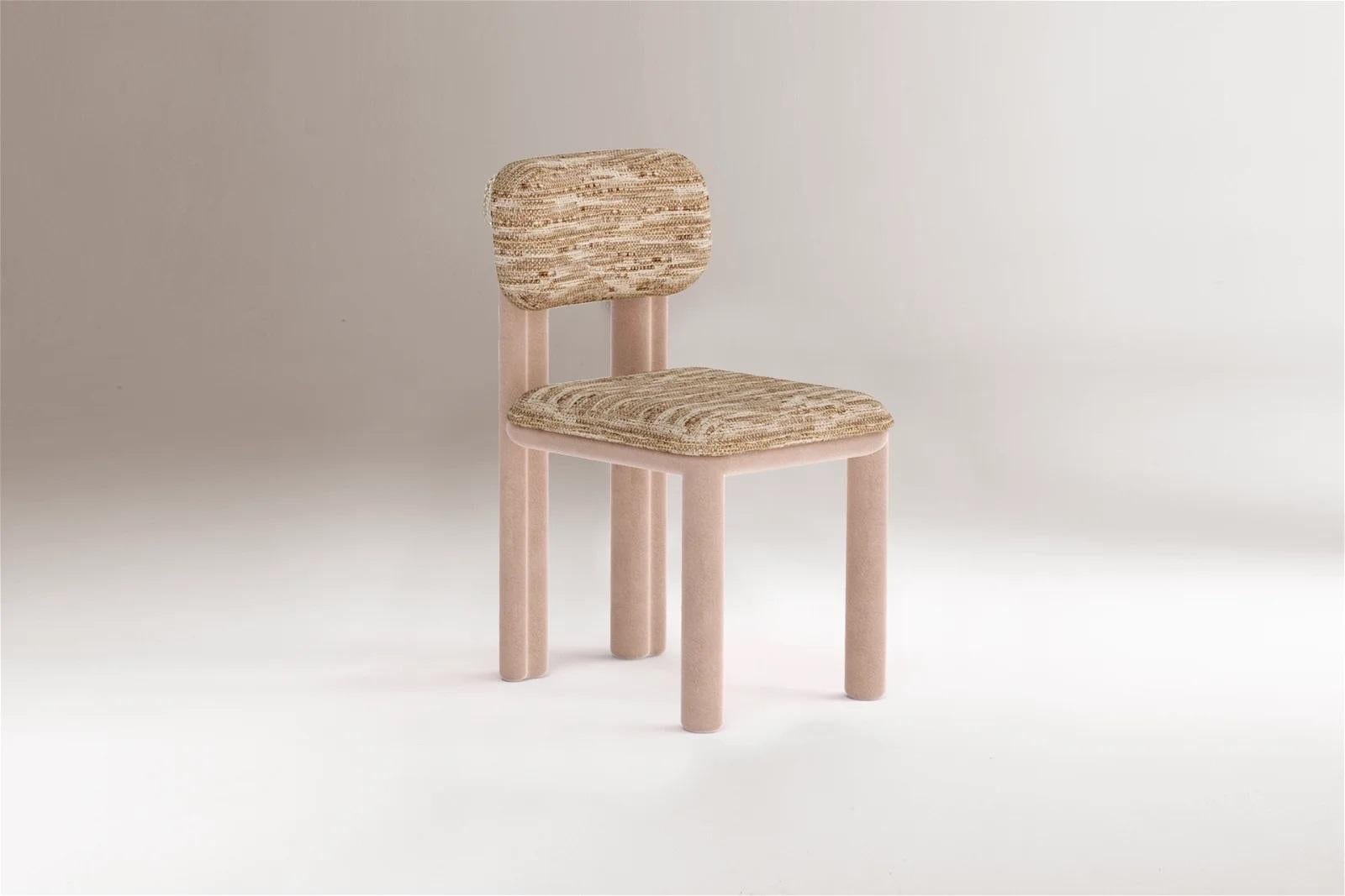 DOOQ New Modern Dining Chair Camelia in Toluca und Grace Fabrics Vollständig gepolstert

Die Produktgrößen können bis zu 2cm variieren!

Wir präsentieren Camelia, einen Stuhl, der die Essenz der Romantik verkörpert und ihre Ideale von Leidenschaft