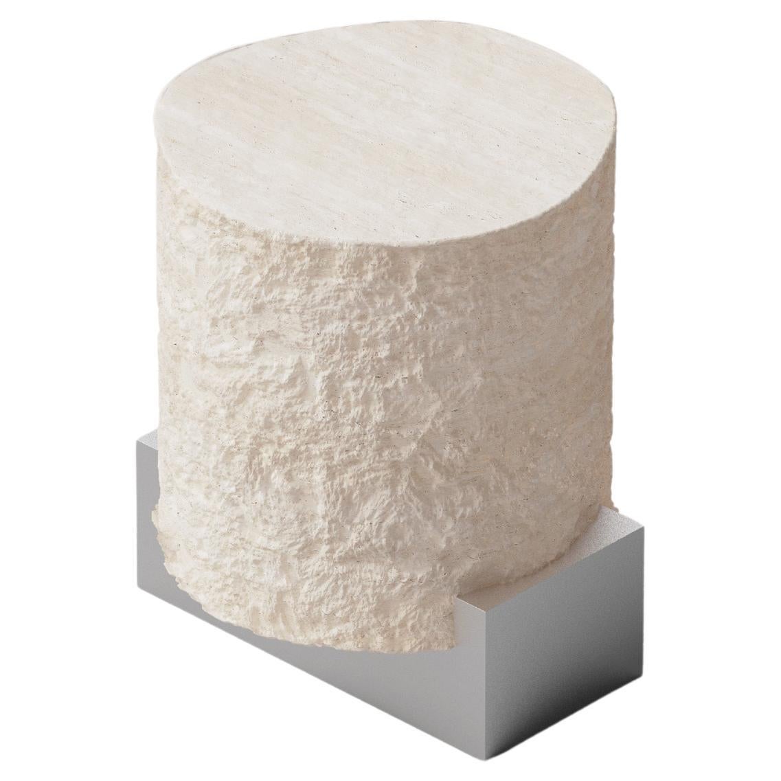 DOOQ! NEU! Beistelltisch „On the Rocks“ aus Travertin mit Metalldetails
