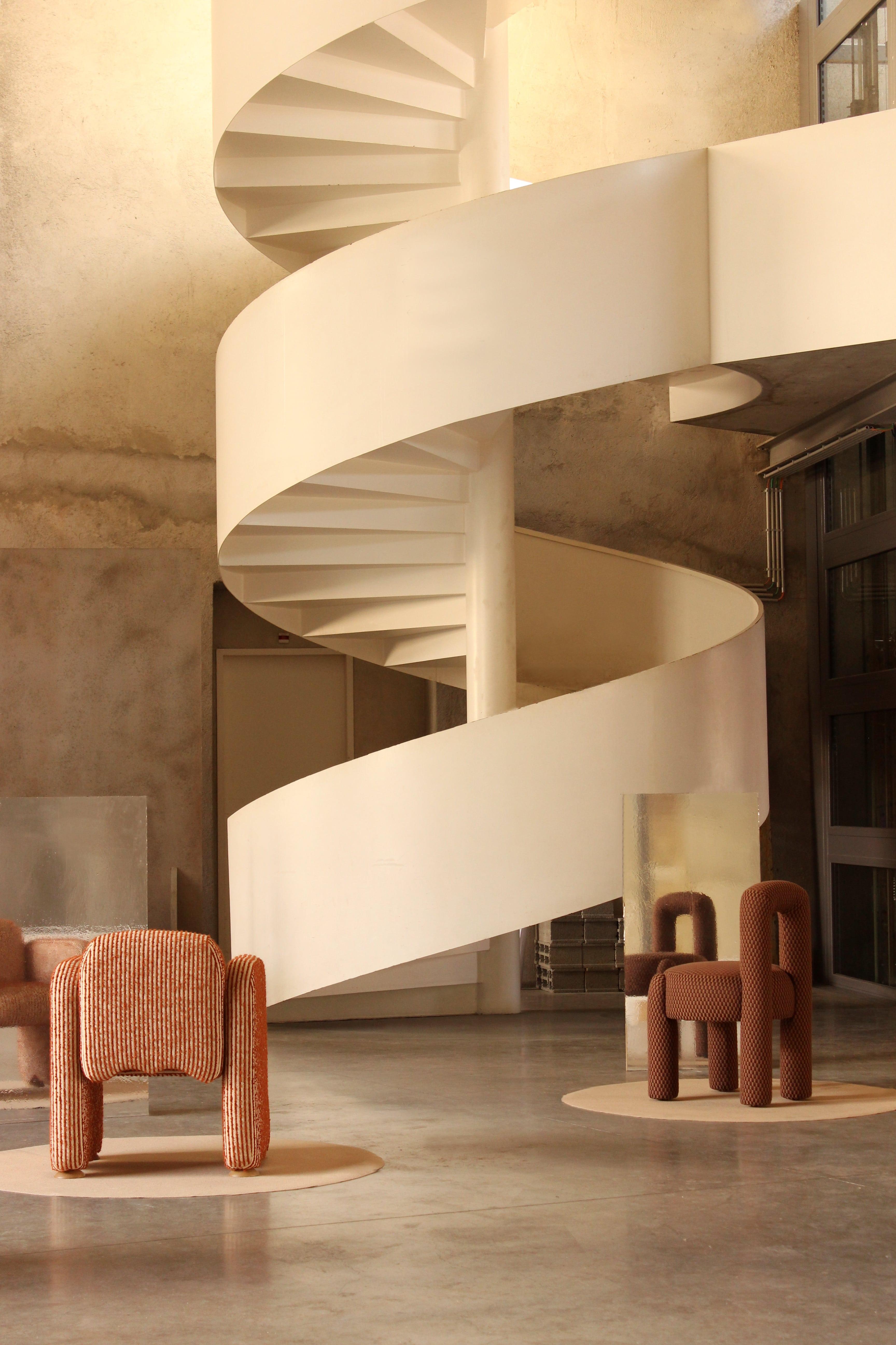 DOOQ ! NOUVEAU ! Organic Modernist Cindy Chaise rouge et blanche avec accoudoirs en vente 7