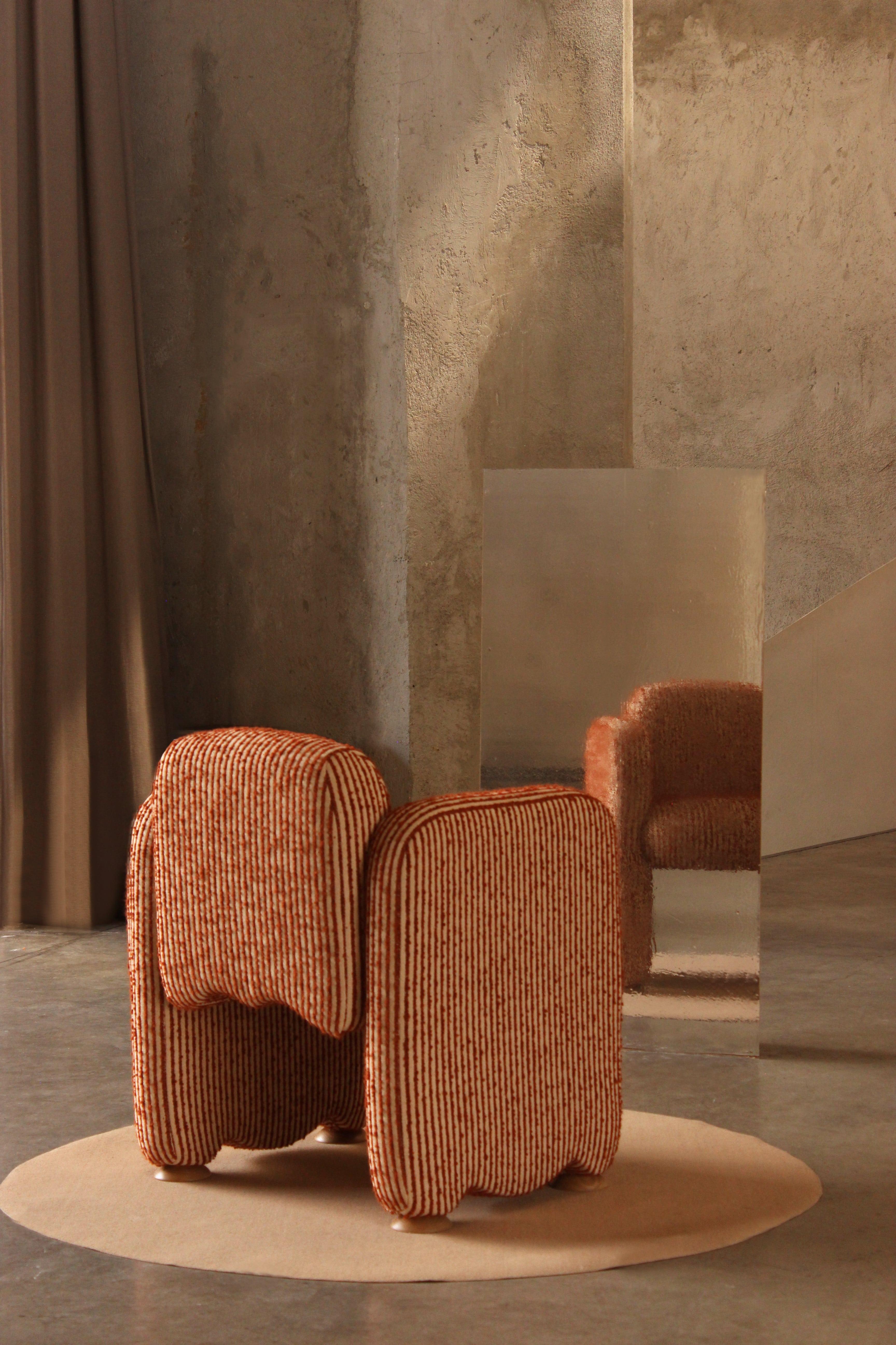 DOOQ ! NOUVEAU ! Organic Modernist Cindy Chaise rouge et blanche avec accoudoirs en vente 9