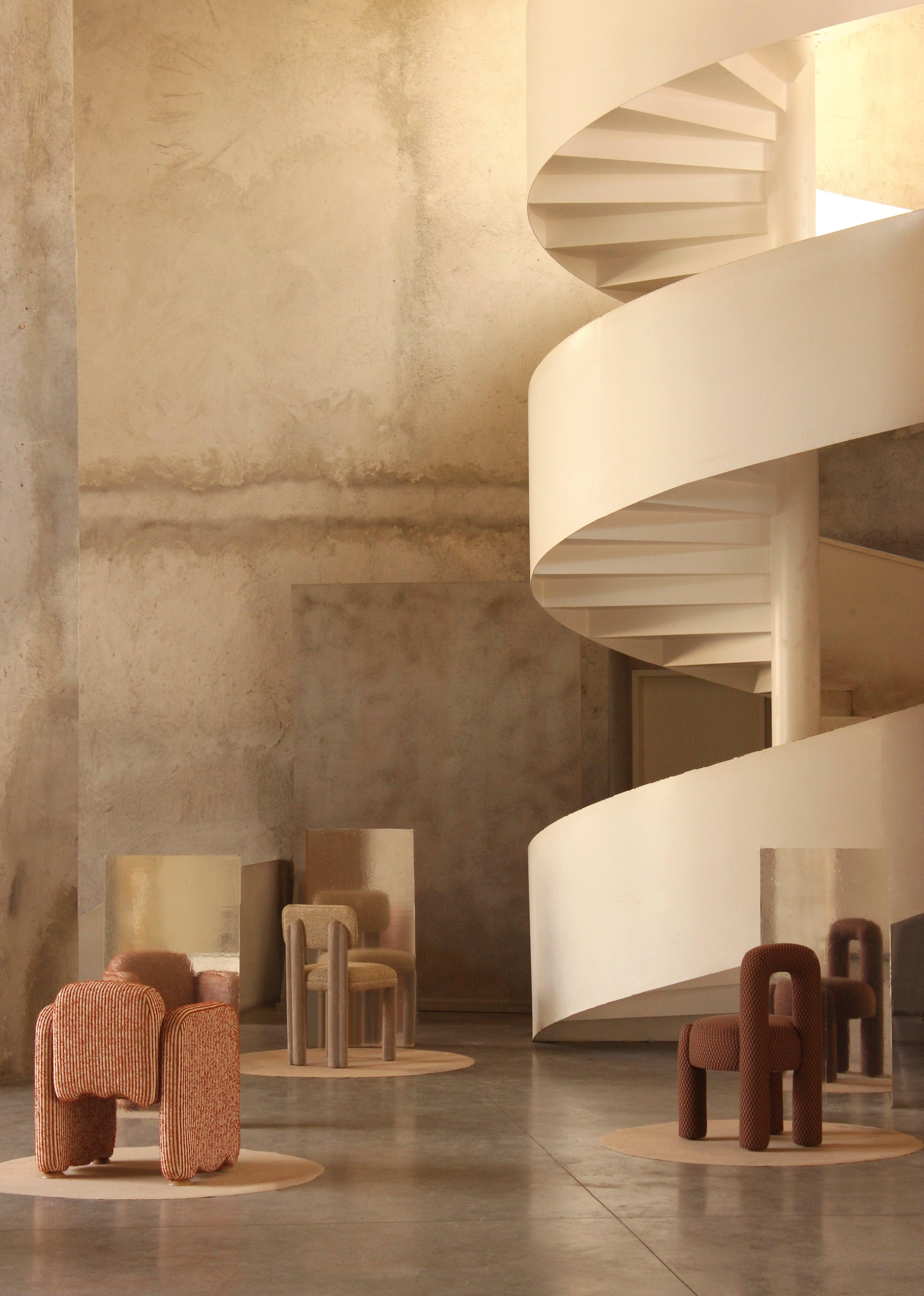 DOOQ ! NOUVEAU ! Organic Modernist Cindy Chaise rouge et blanche avec accoudoirs en vente 11