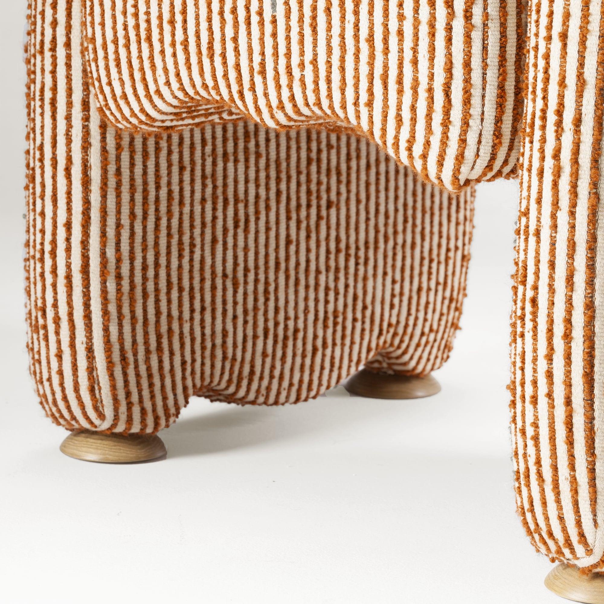 DOOQ ! NOUVEAU ! Organic Modernist Cindy Chaise rouge et blanche avec accoudoirs Neuf - En vente à Lisbon, PT