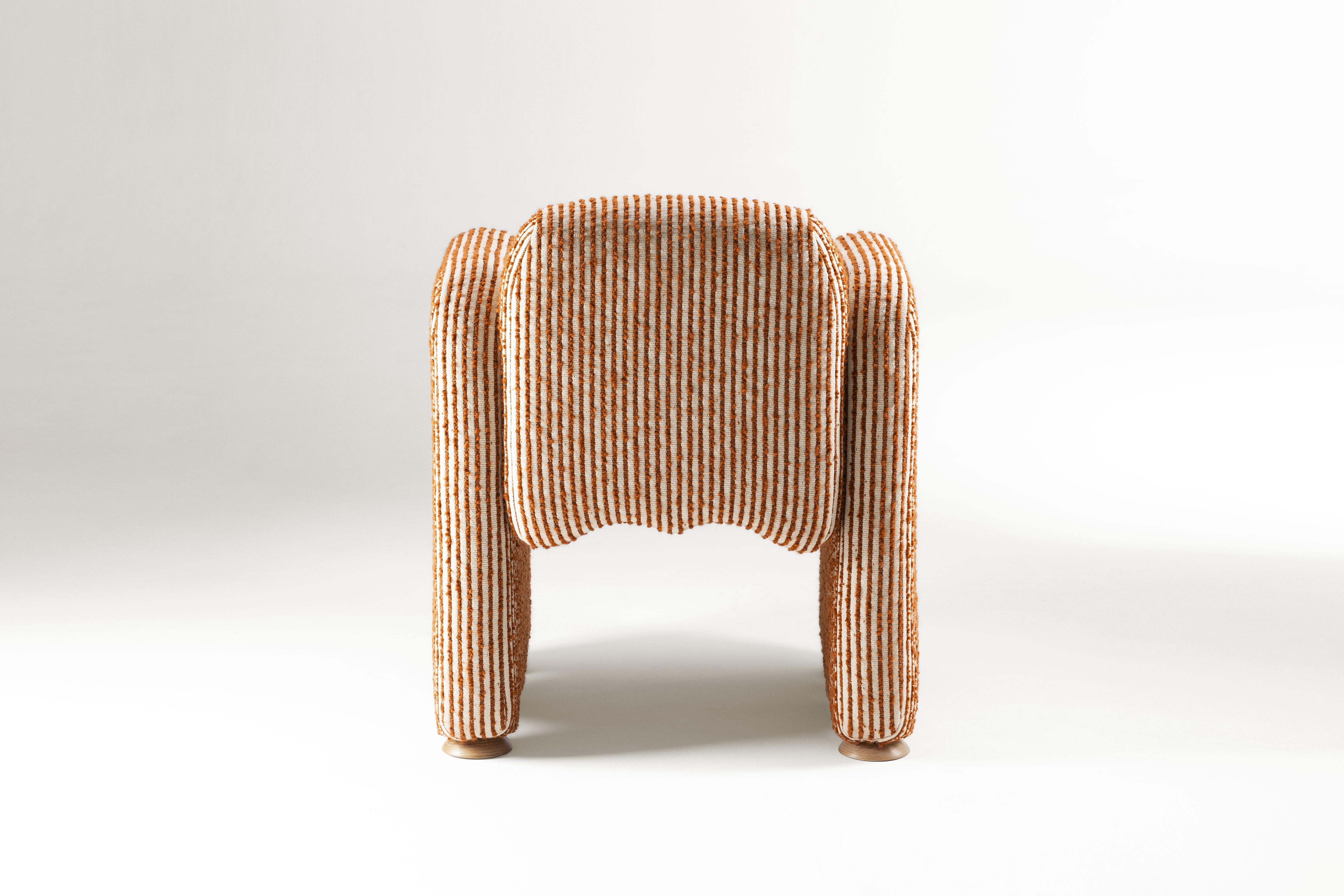 XXIe siècle et contemporain DOOQ ! NOUVEAU ! Organic Modernist Cindy Chaise rouge et blanche avec accoudoirs en vente