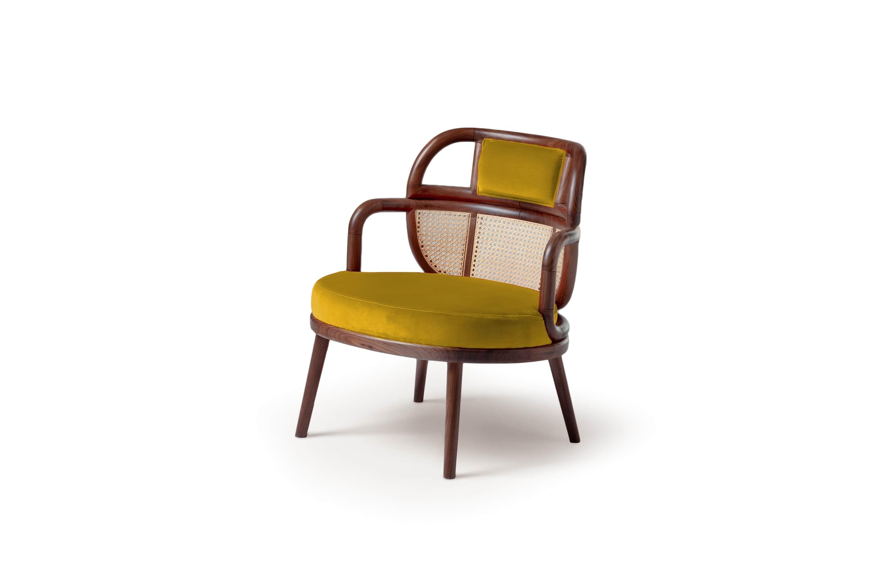 Sillón DOOQ Organic Modern Havana de nogal macizo y suave terciopelo de algodón de pato en venta 8