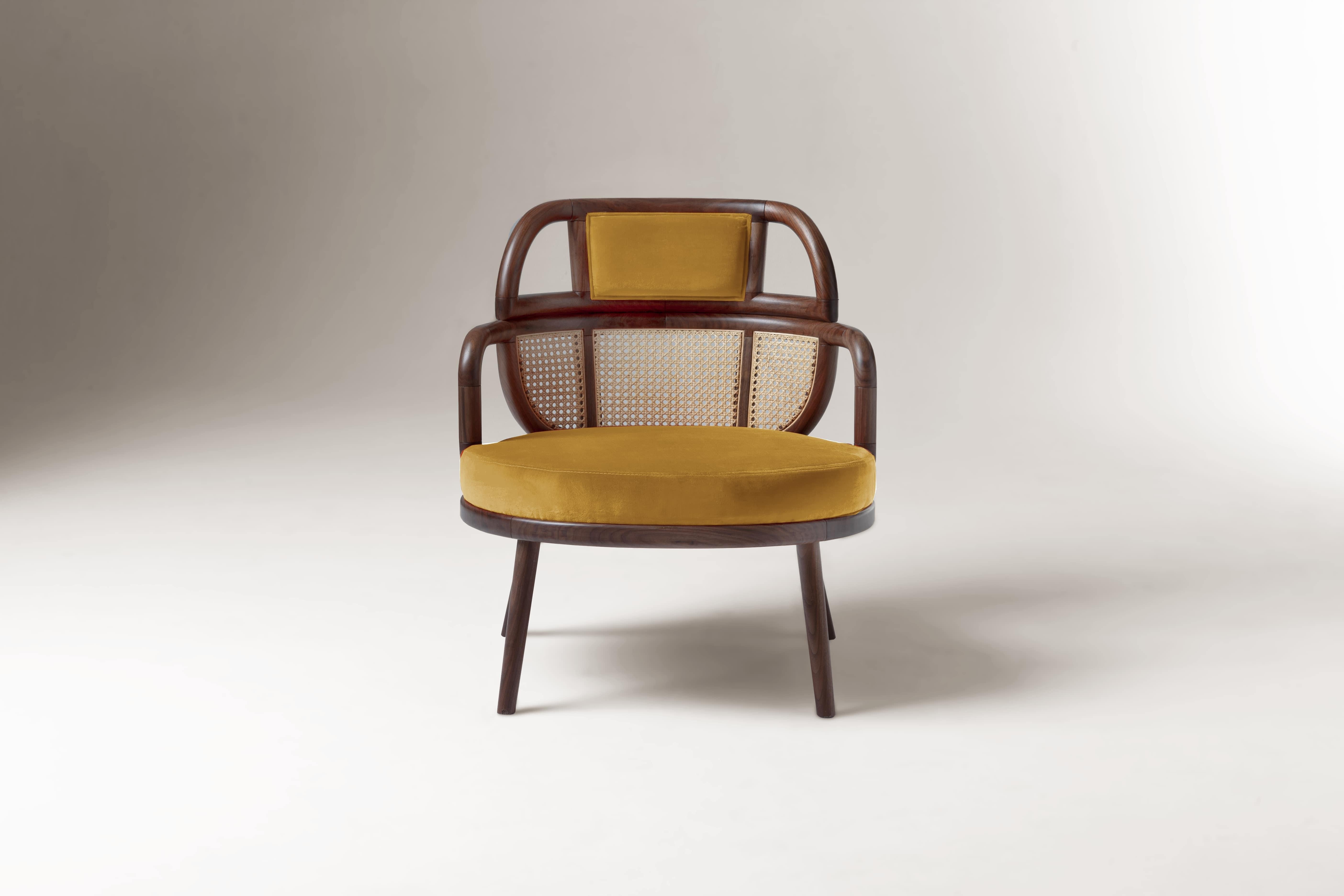 Sillón DOOQ Organic Modern Havana de nogal macizo y suave terciopelo de algodón de pato en venta 9