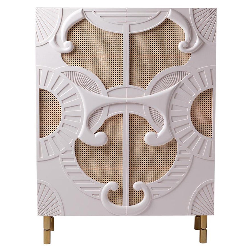 DOOQ Mueble Bar Moderno Orgánico, Puertas Esculpidas a Mano y Ratán Traje De Luces en venta