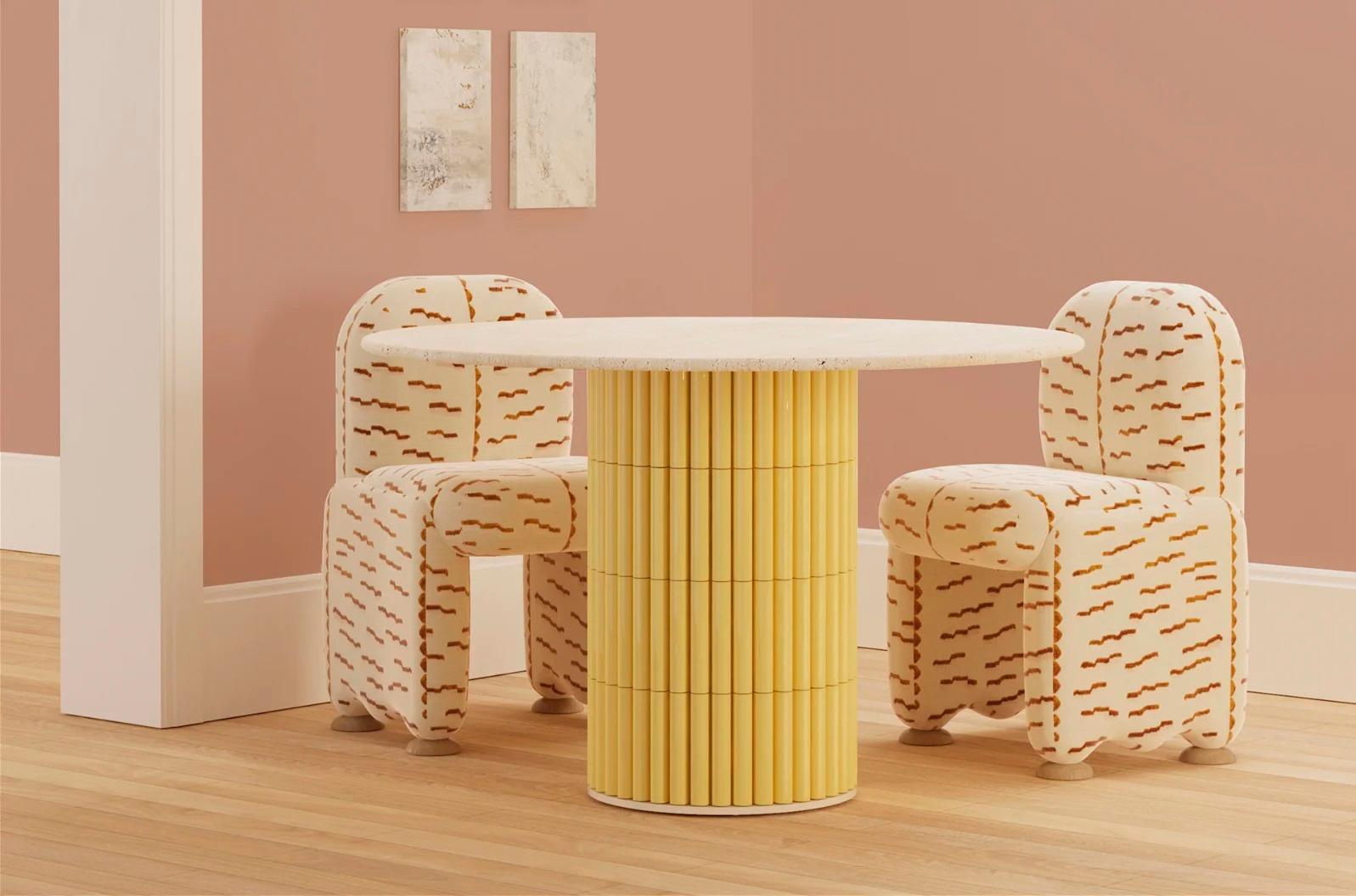 Scandinave moderne DOOQ ! NOUVEAU table de salle à manger Nouvelle Vague jaune, D=120 cm, fabriquée à la main, organique et moderne en vente