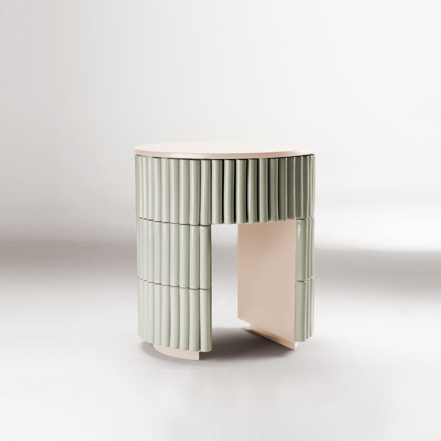 Céramique DOOQ, table d'appoint portugaise moderne et organique faite à la main, couleur chair foncée Nouvelle Vague en vente