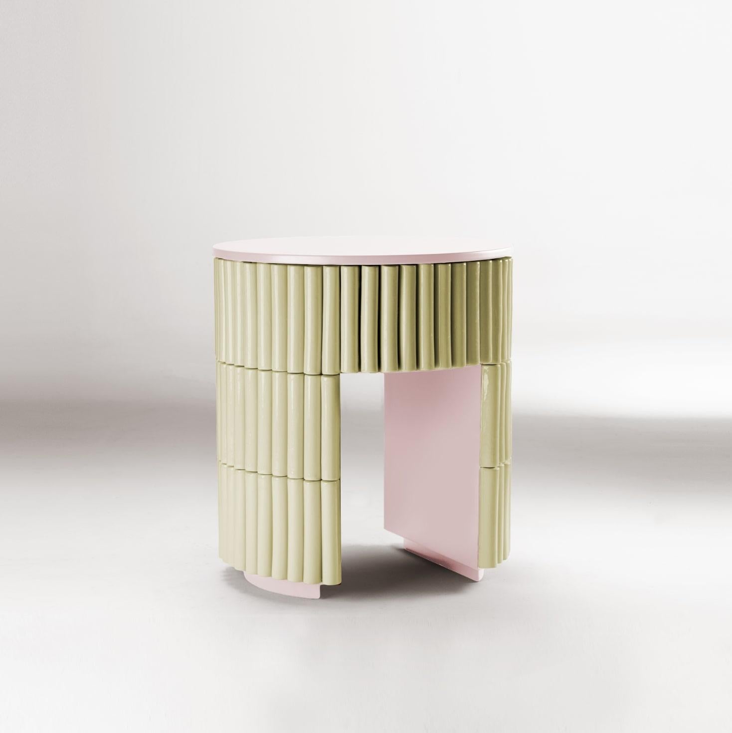 Portugais DOOQ table d'appoint moderne et organique faite à la main, portugaise verte Nouvelle Vague en vente