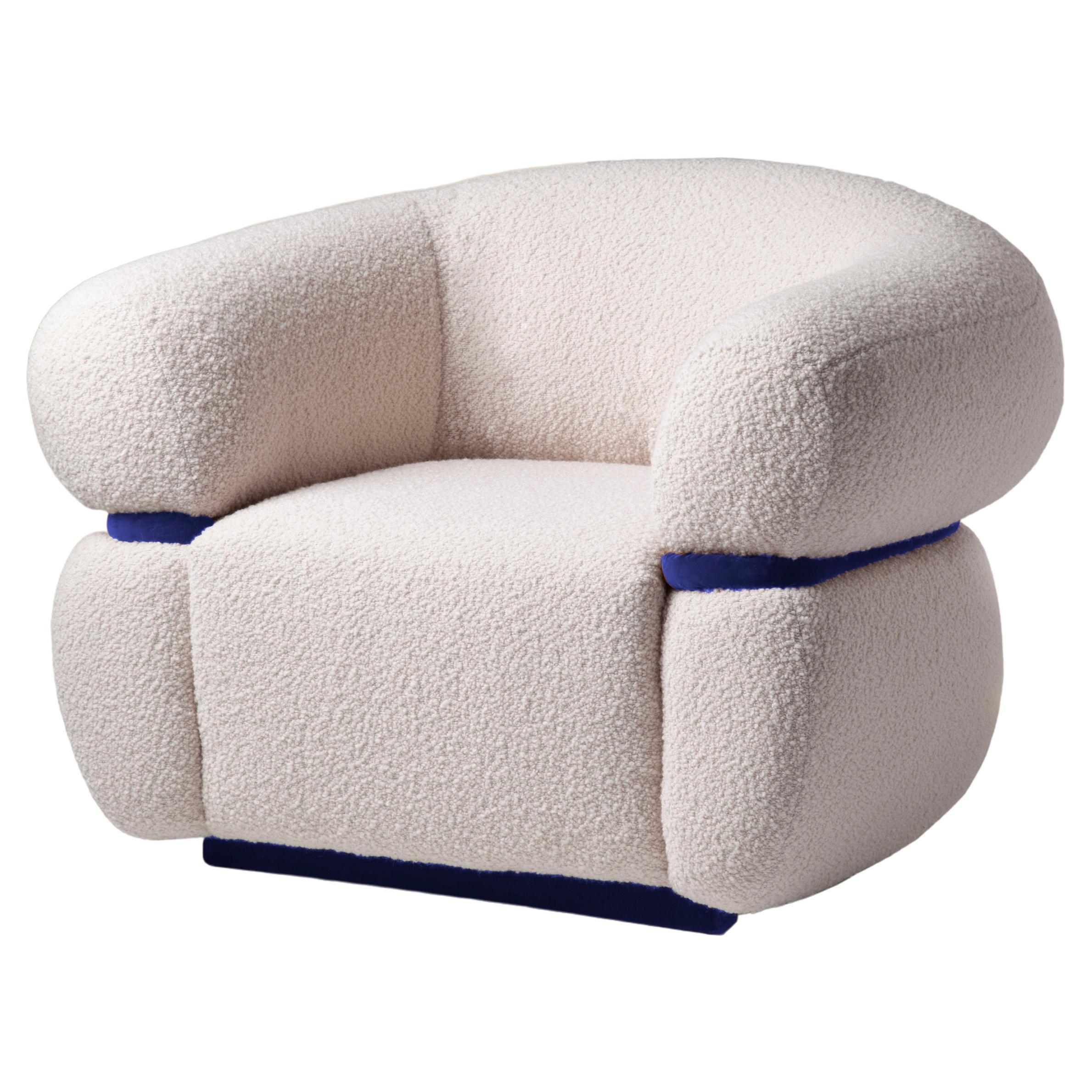 DOOQ Organic Modern Off-white Bouclé Armchair with Blue Velvet details Malibu For Sale