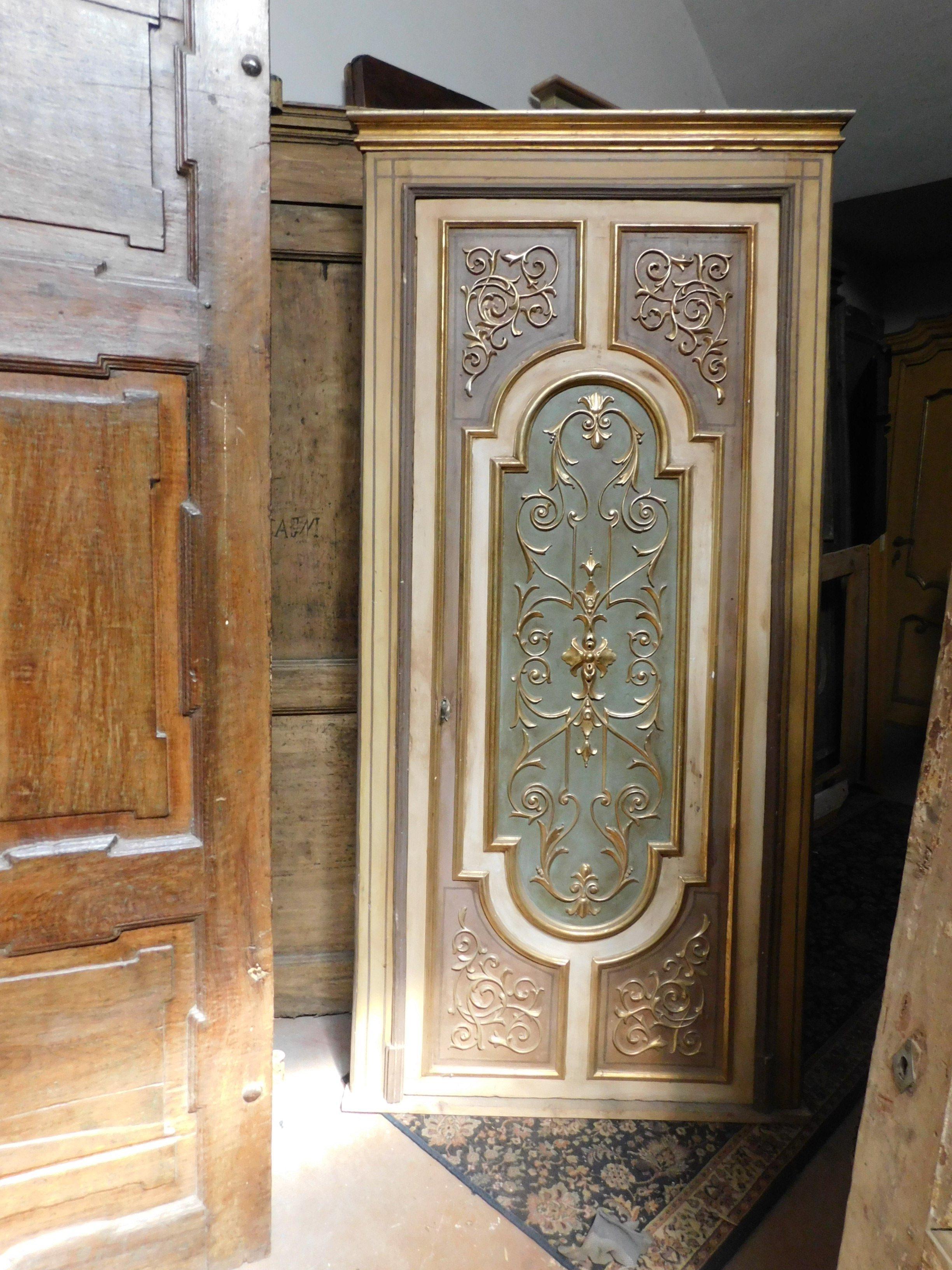 Italian Door in Gilded and Vintage Lacquered Wood with Frame, 20th Century Italy