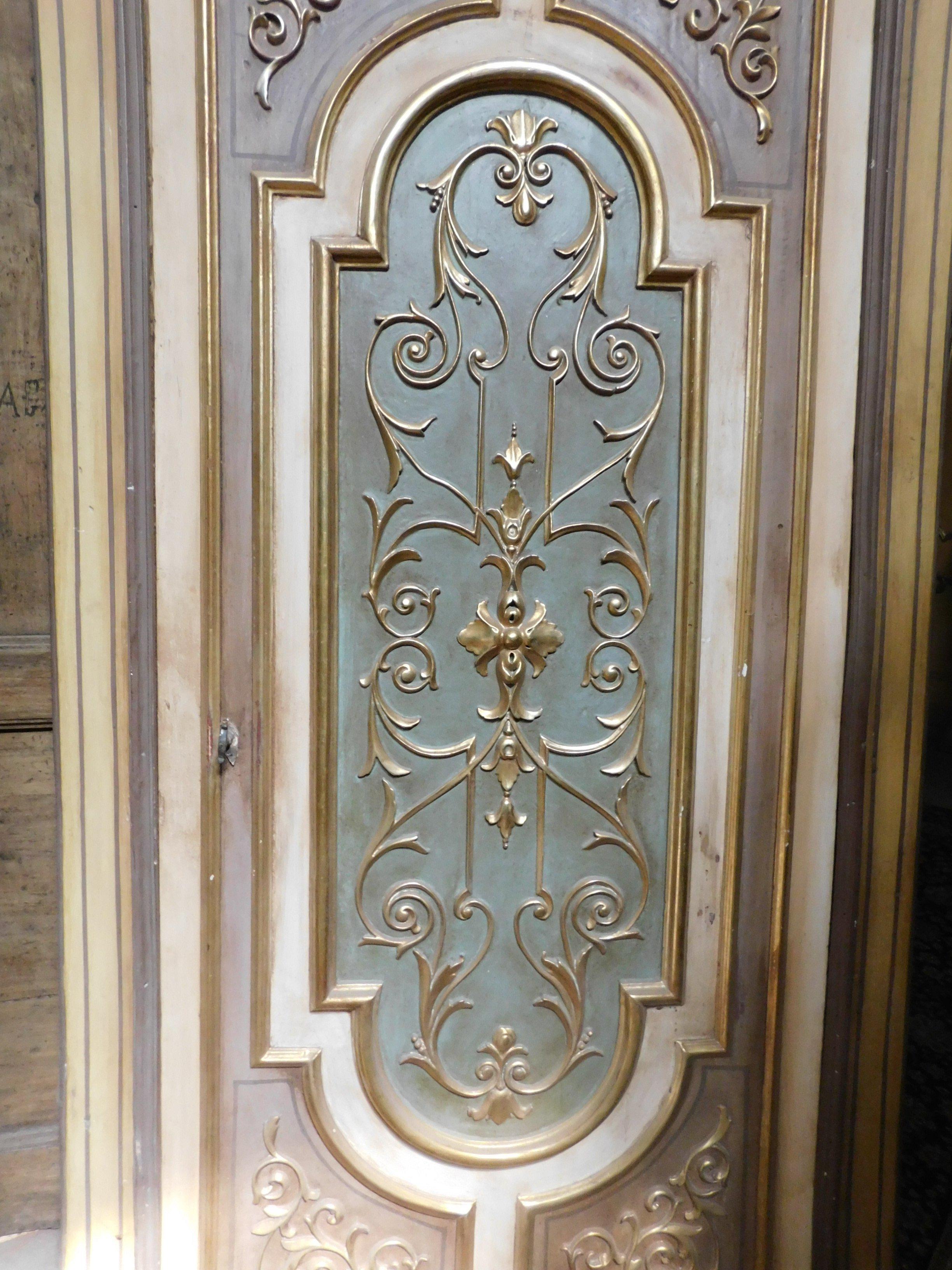 Door in Gilded and Vintage Lacquered Wood with Frame, 20th Century Italy In Good Condition In Cuneo, Italy (CN)