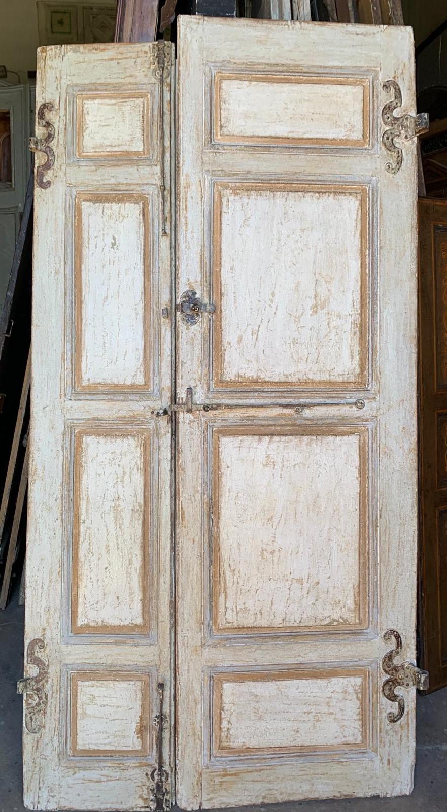 Italian Door in lacquered and richly painted wood, gilded in the details, Florence For Sale