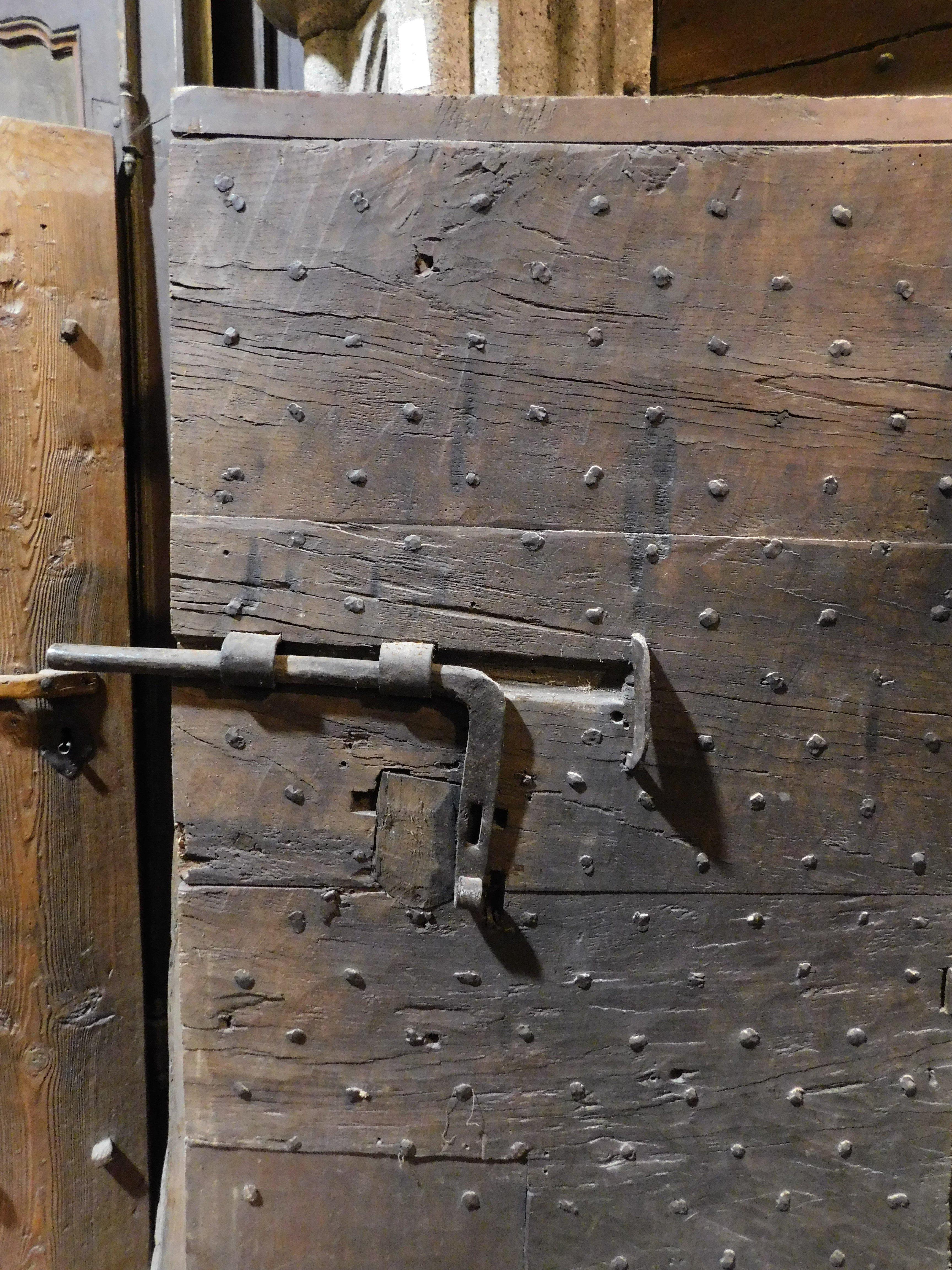 Tür aus Eiche eines alten Gefängnisses mit Originaleisen, Italien (Italienisch) im Angebot