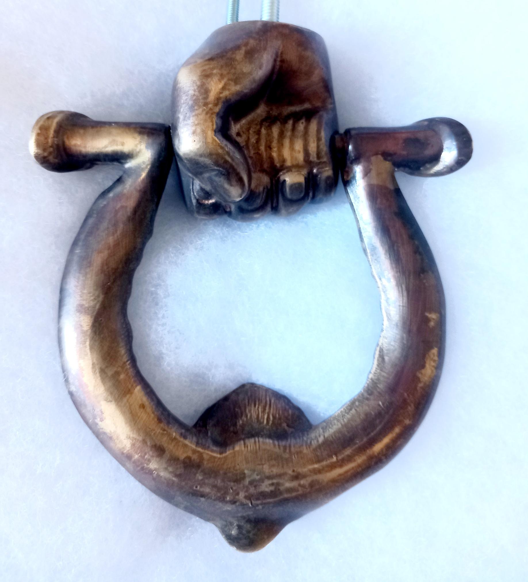 Door knocker Bronze Shaped like a hand holding a laurel wreath, Italy For Sale 3