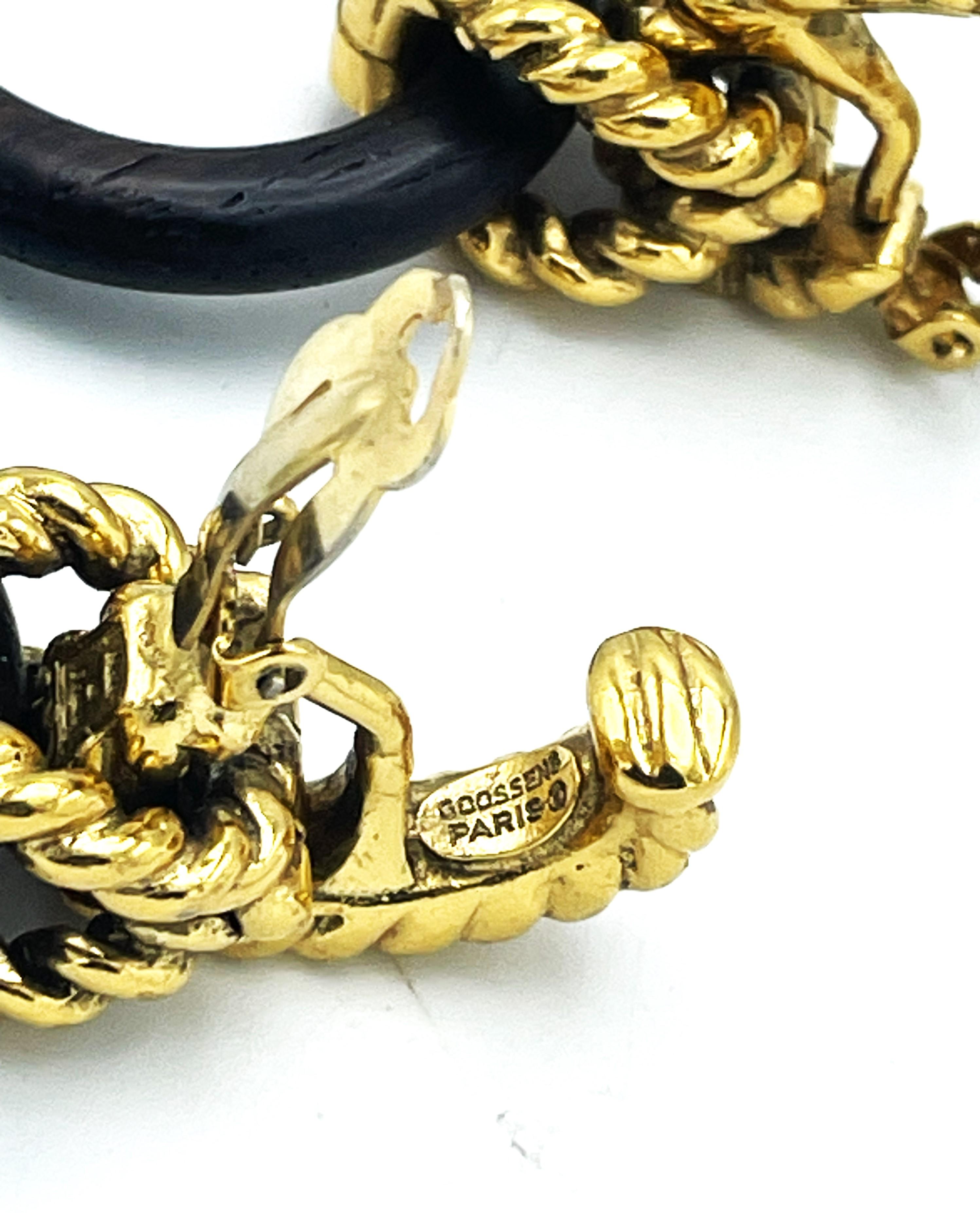 'Door knocker' earring in wood and gilded metal by Robert Goossens Paris, 1960's For Sale 4