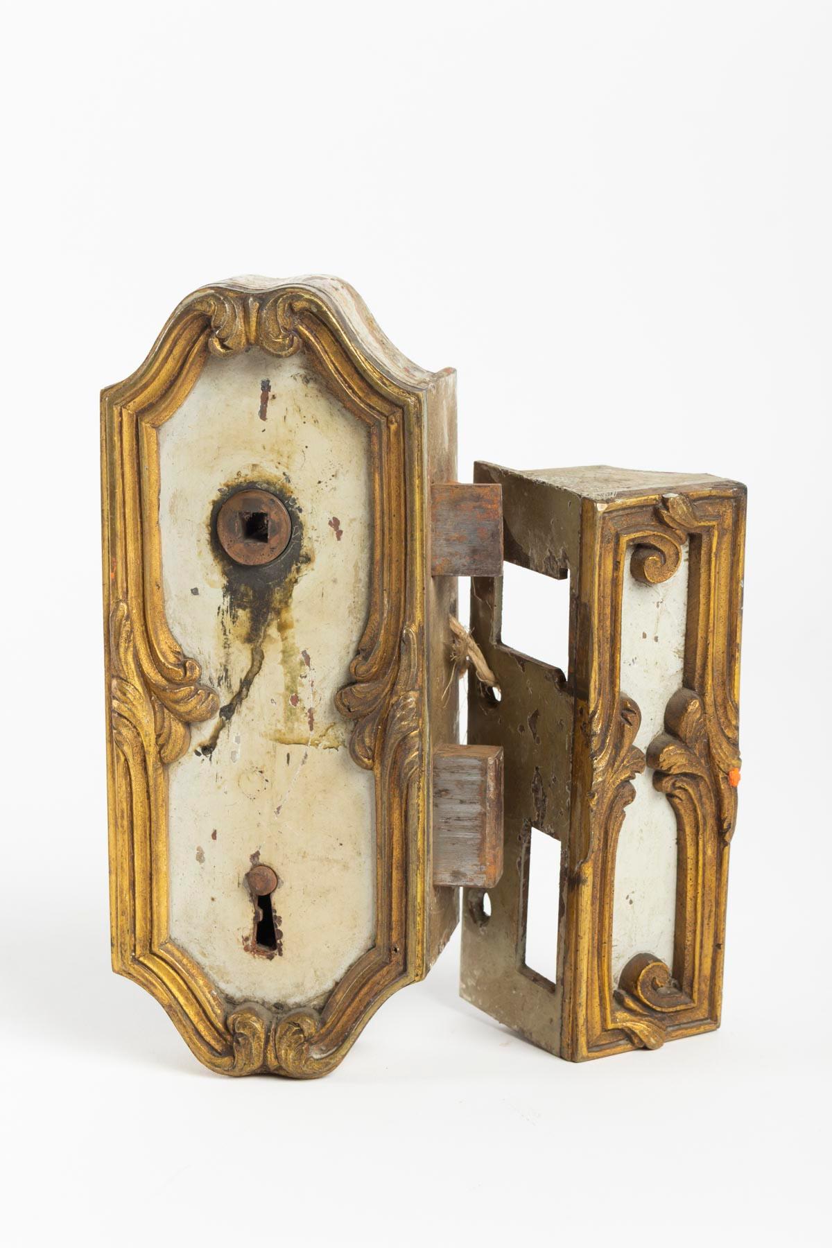 Door Lock, Large Decoration, 19th Century, with Key In Good Condition For Sale In Saint-Ouen, FR