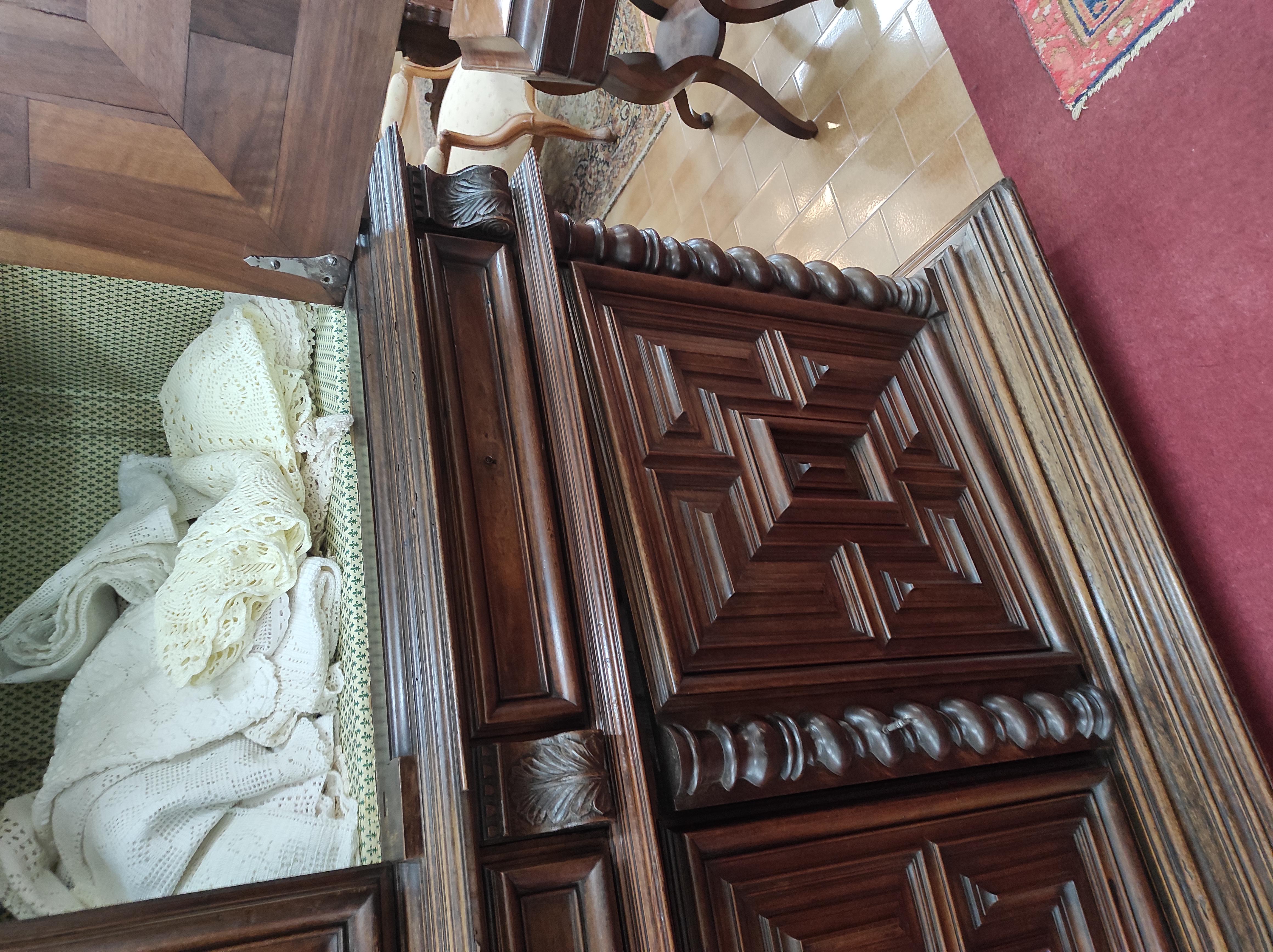 Baroque Double carved walnut body For Sale
