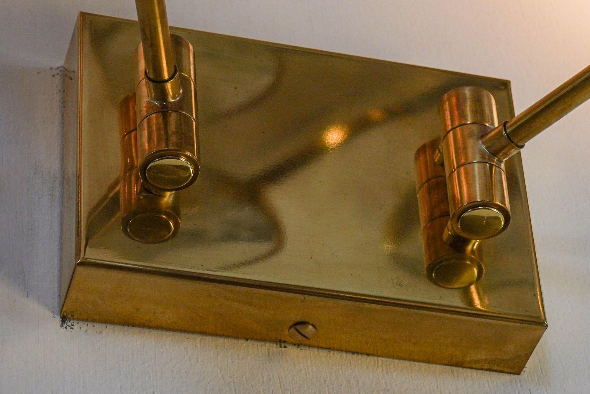 Doppio, pair of sconces rotating with pivot heads, twin lights. Piattelli design In Excellent Condition For Sale In Tavarnelle val di Pesa, Florence
