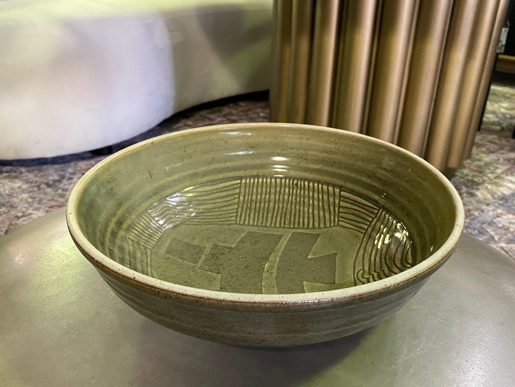 Mid-Century Modern Dora De Larios Signed Mexican American California Midcentury Studio Pottery Bowl
