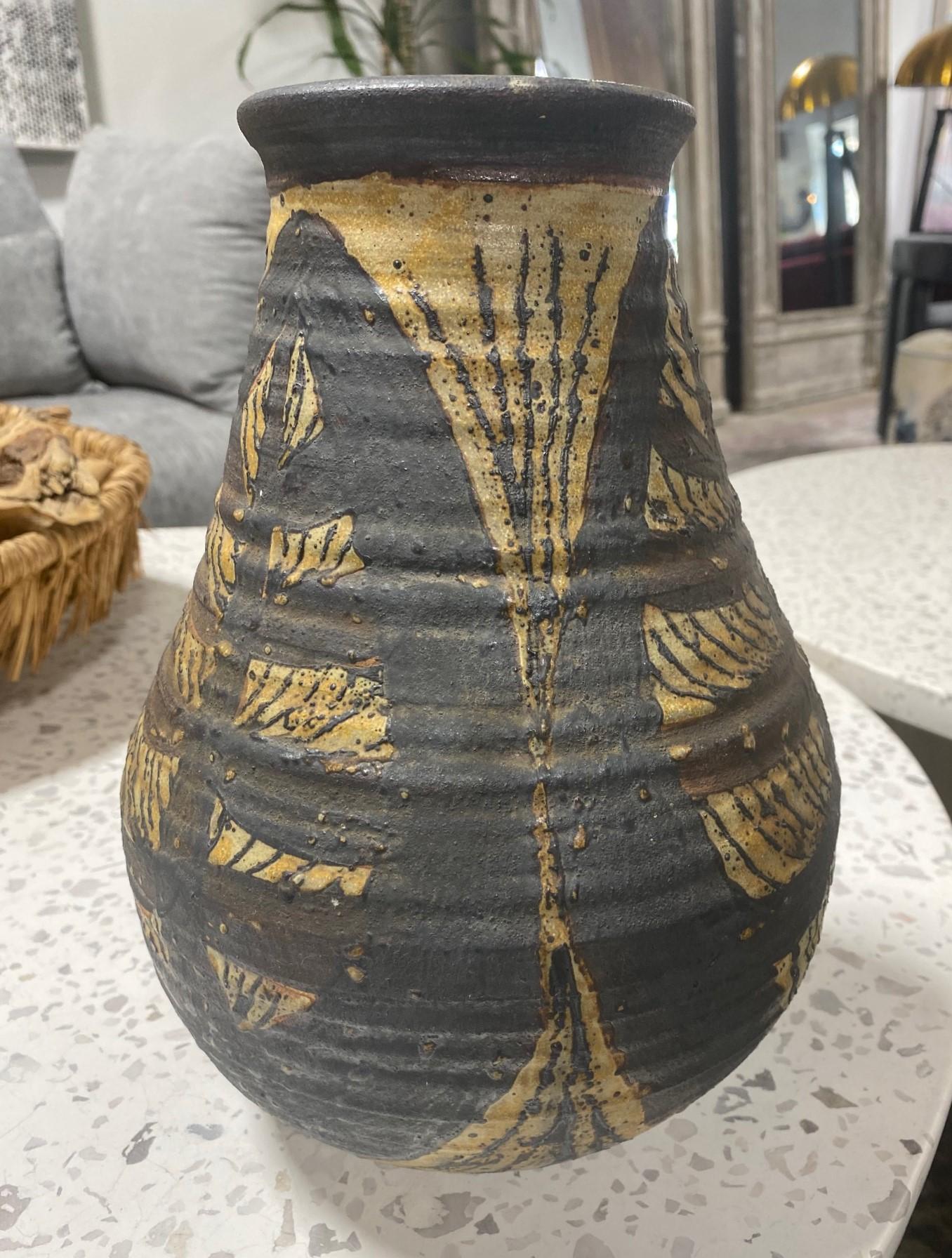 Dora De Larios Signed Mid-Century Modern California Studio Pottery Large Vase For Sale 2