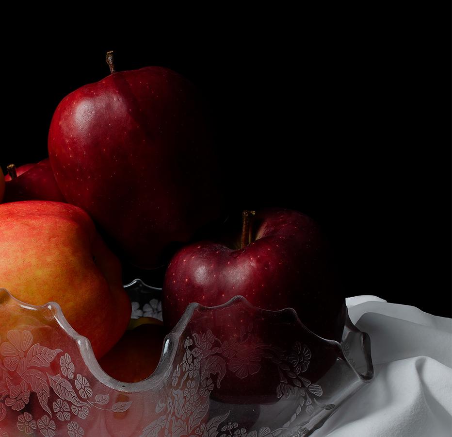 Manzanas I. From The Bodegones still life color photography  series - Contemporary Photograph by Dora Franco