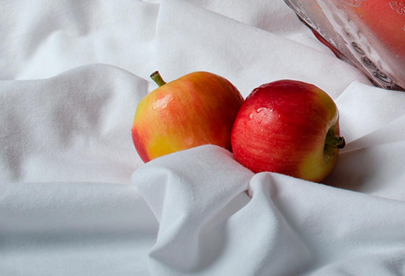 Manzanas II. From The Bodegones  still life color photography series - Contemporary Photograph by Dora Franco
