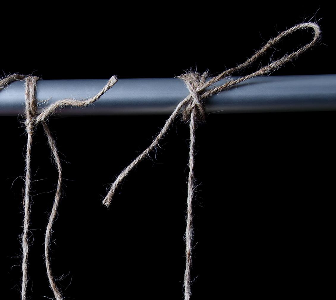 Cebolla con Nabo. De Los Bodegones  serie de fotografía en color de bodegones - Photograph Contemporáneo de Dora Franco