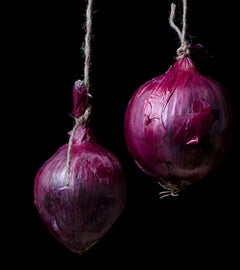 Cebollas con nabo. Da The Bodegones fotografia di still life a colori  serie