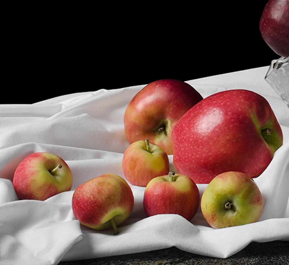 Manzanas. From The Bodegones still life color photography  series - Photograph by Dora Franco