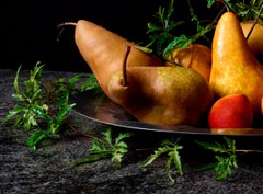 Pera con bandeja I. Dalla serie fotografica a colori The Bodegones still life