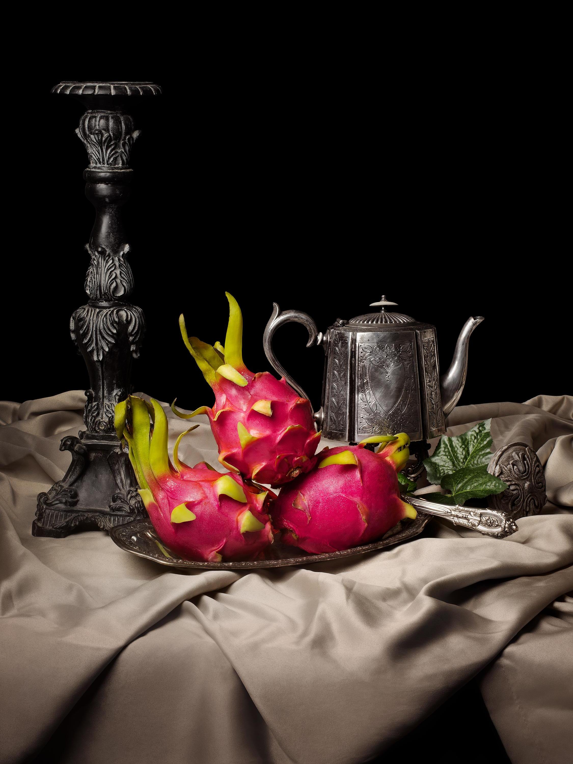 Still-Life Photograph Dora Franco - Pitayas. Depuis le  Bodegones nature morte photographie couleur  Série