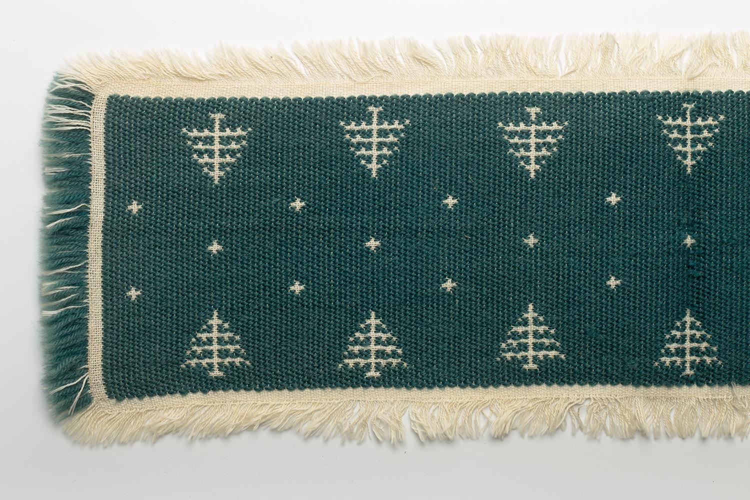 Scandinavian Modern Dora Jung / Table runner / Gifted by Dora Jung to Simone Prouvé in 1954. For Sale