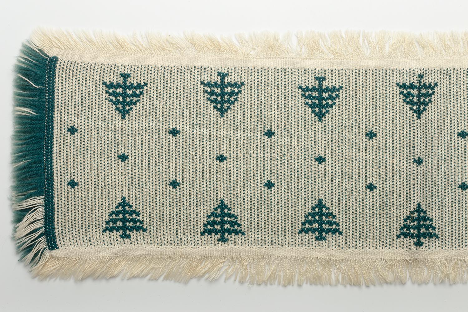 Dora Jung / Table runner / Gifted by Dora Jung to Simone Prouvé in 1954. In Good Condition For Sale In Shibuya-Ku, JP