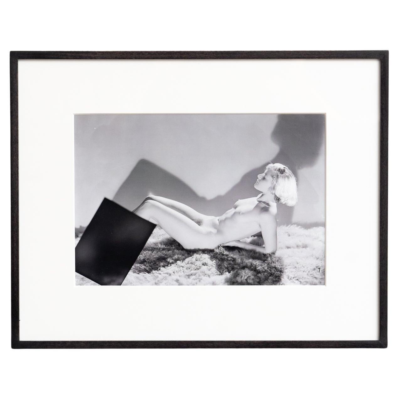 Dora Maar Photographie encadrée en noir et blanc éditée par le Centre Pompidou en vente