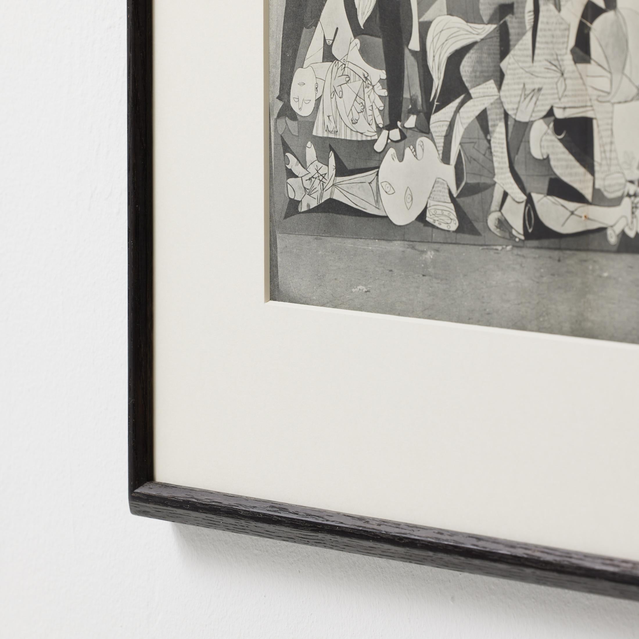Dora Maar - Fotoincisione di Picasso Guernica, 1937 dalla rivista Verve, incorniciata in vendita 8