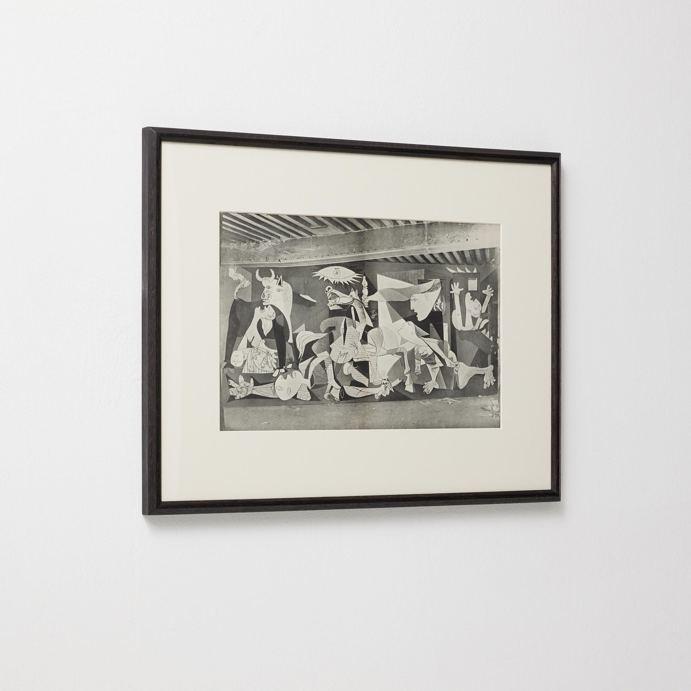 Mid-Century moderno Dora Maar - Fotoincisione di Picasso Guernica, 1937 dalla rivista Verve, incorniciata in vendita