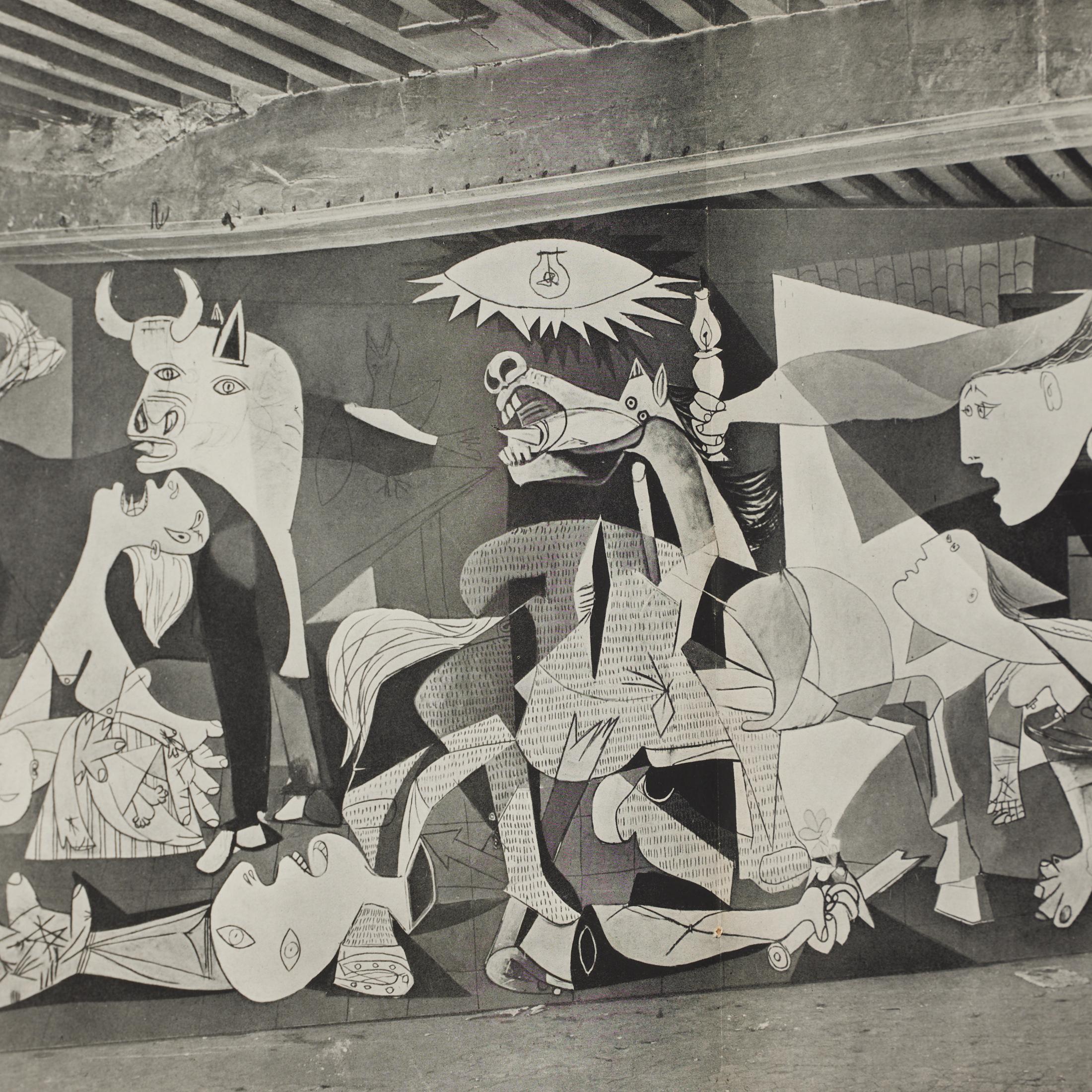 Dora Maar - Fotoincisione di Picasso Guernica, 1937 dalla rivista Verve, incorniciata in vendita 1
